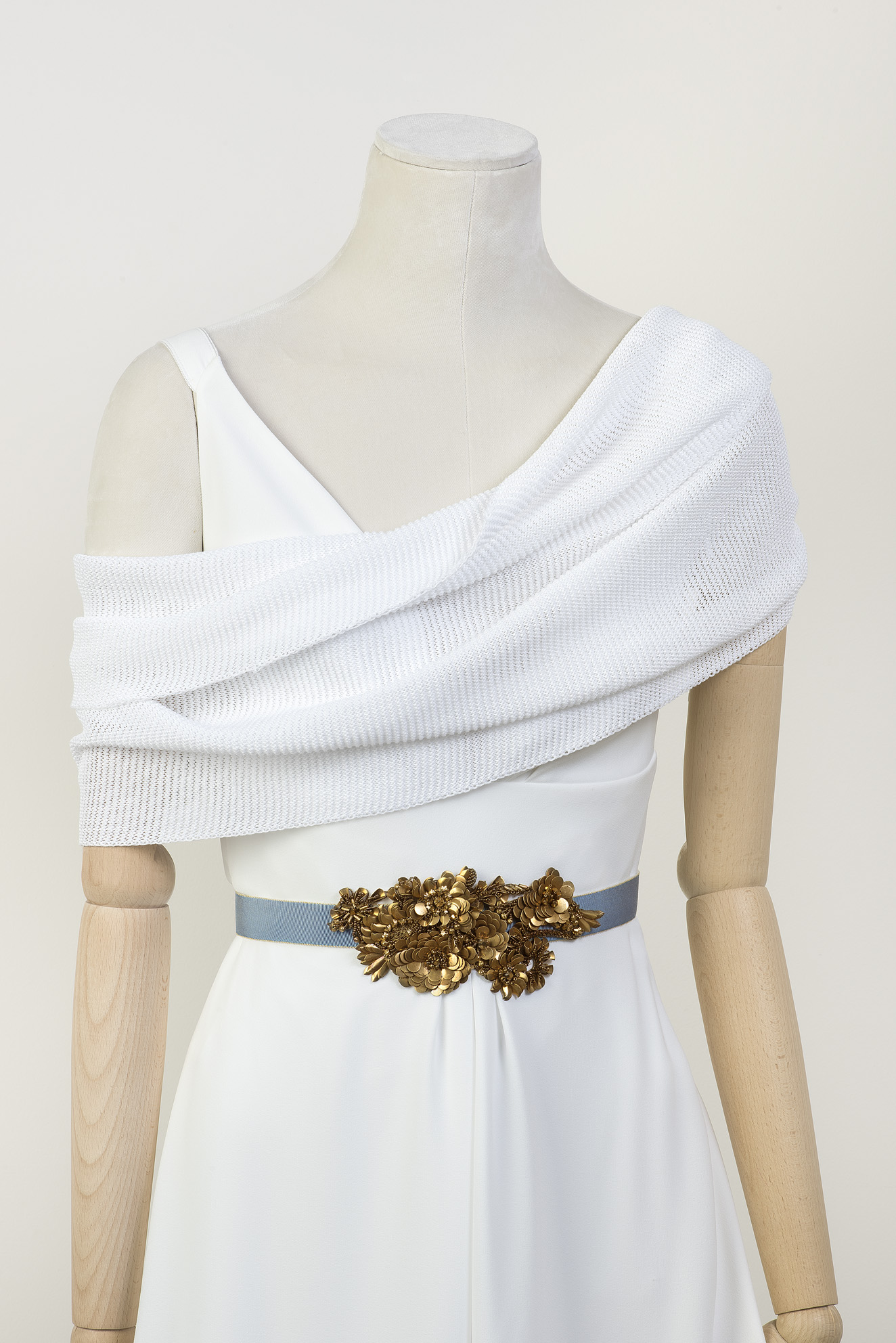 19 Jesus Peiro bridal accessories and boleros