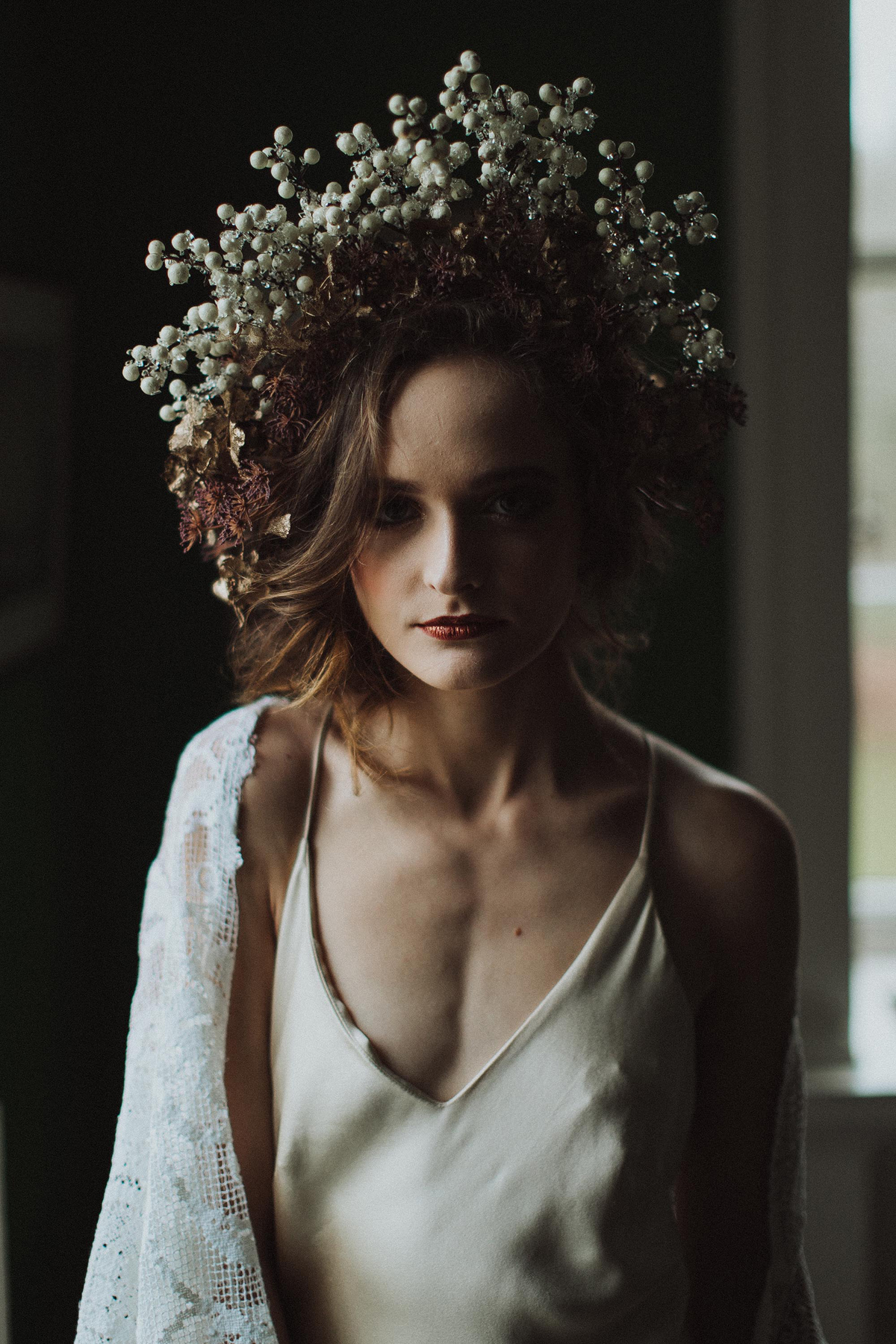 19 Serene and enchanting Autumnal bridal fairytale