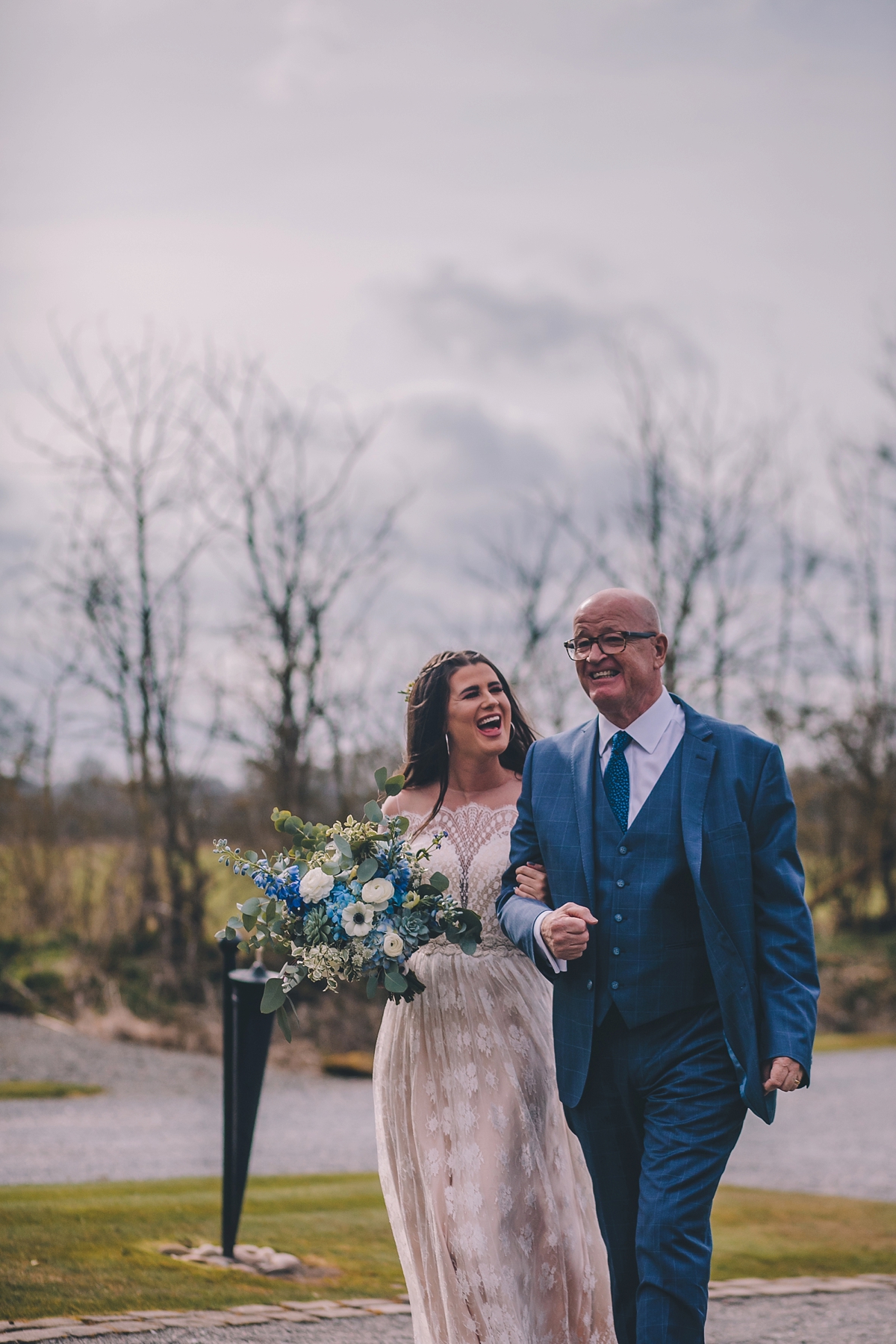 24 A relaxed bohemian barn wedding