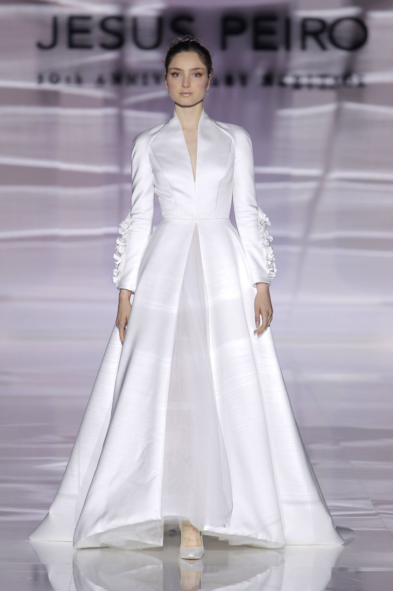 26 Jesus Peiro bridal accessories and boleros