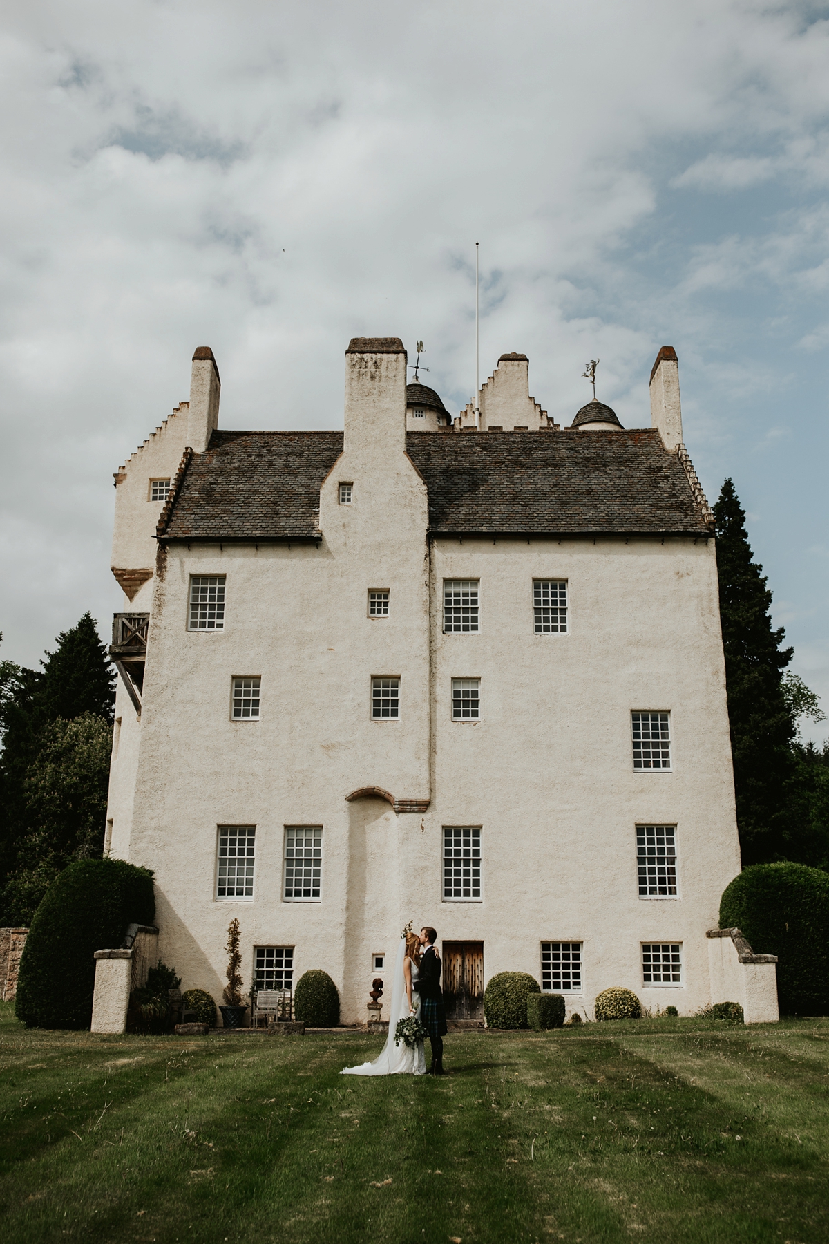 31 A bride in Karen Willis Holmes for a Coo Cathedral wedding