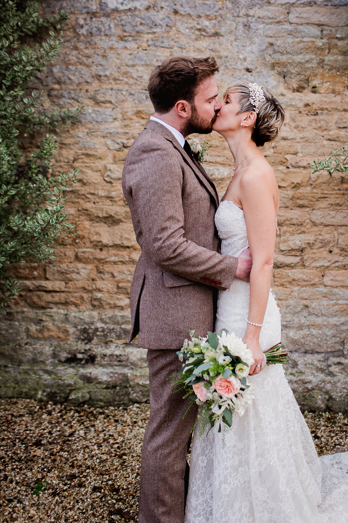 34 An Essence of Australia gown for an Oxfordshire barn wedding - An Essense of Australia Gown for a Bride with Short Hair and her Rustic Oxfordshire Barn Wedding 34 An Essence of Australia gown for an Oxfordshire barn wedding