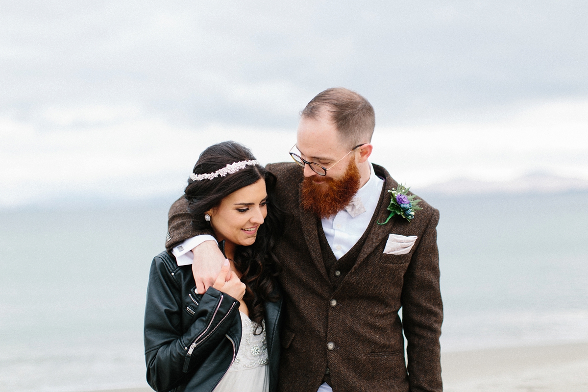 38 An Anna Campbell gown for a windswept wedding at Crear in Scotland