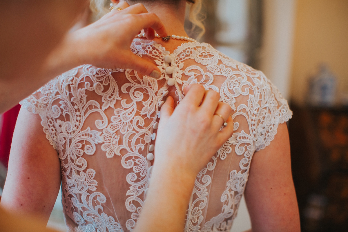 47 A Kenneth Williams gown for a rustic country house wedding on Valentines Day. Image by Lisa Webb Photography