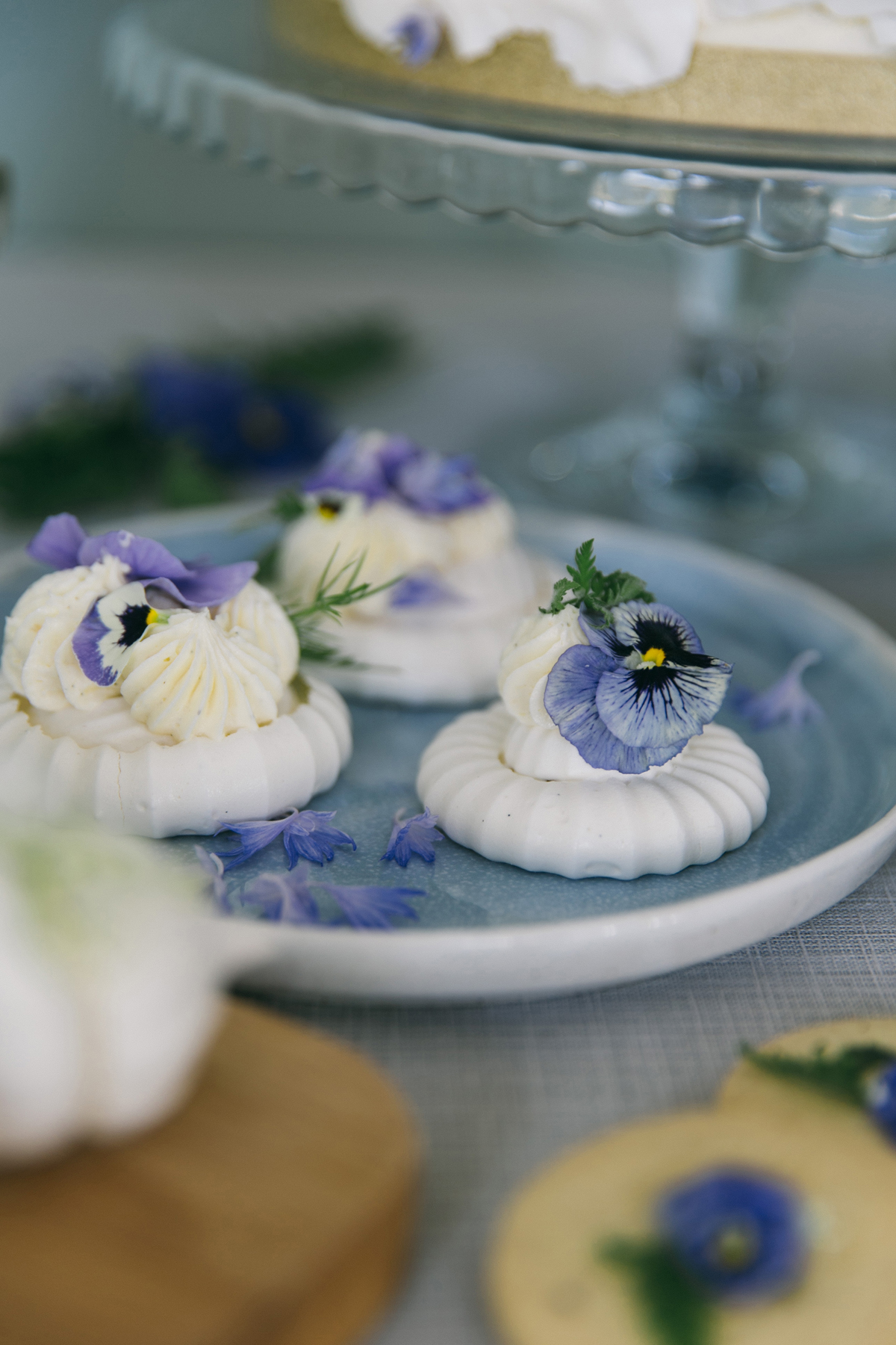 47 Seashore and coastal inspired wedding table setting ideas by stylist Nancy Straughan
