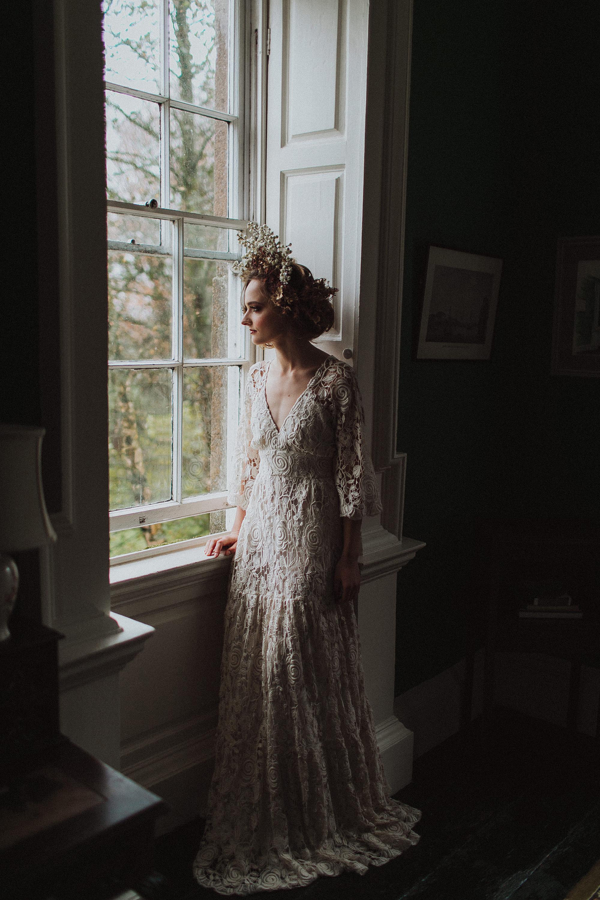 47 Serene and enchanting Autumnal bridal fairytale