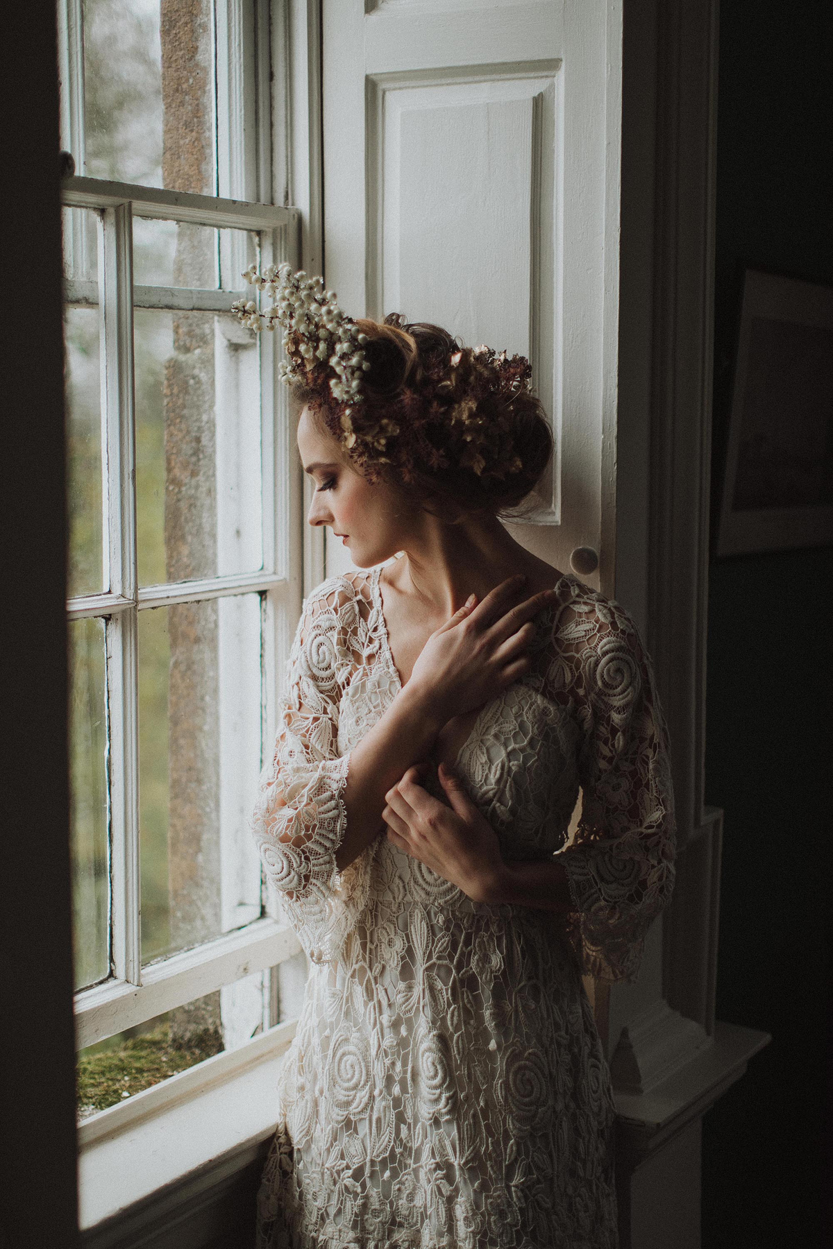 49 Serene and enchanting Autumnal bridal fairytale