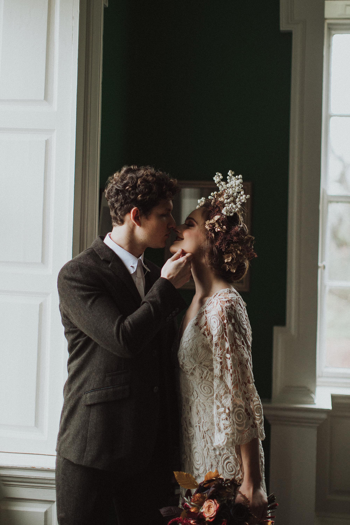 62 Serene and enchanting Autumnal bridal fairytale