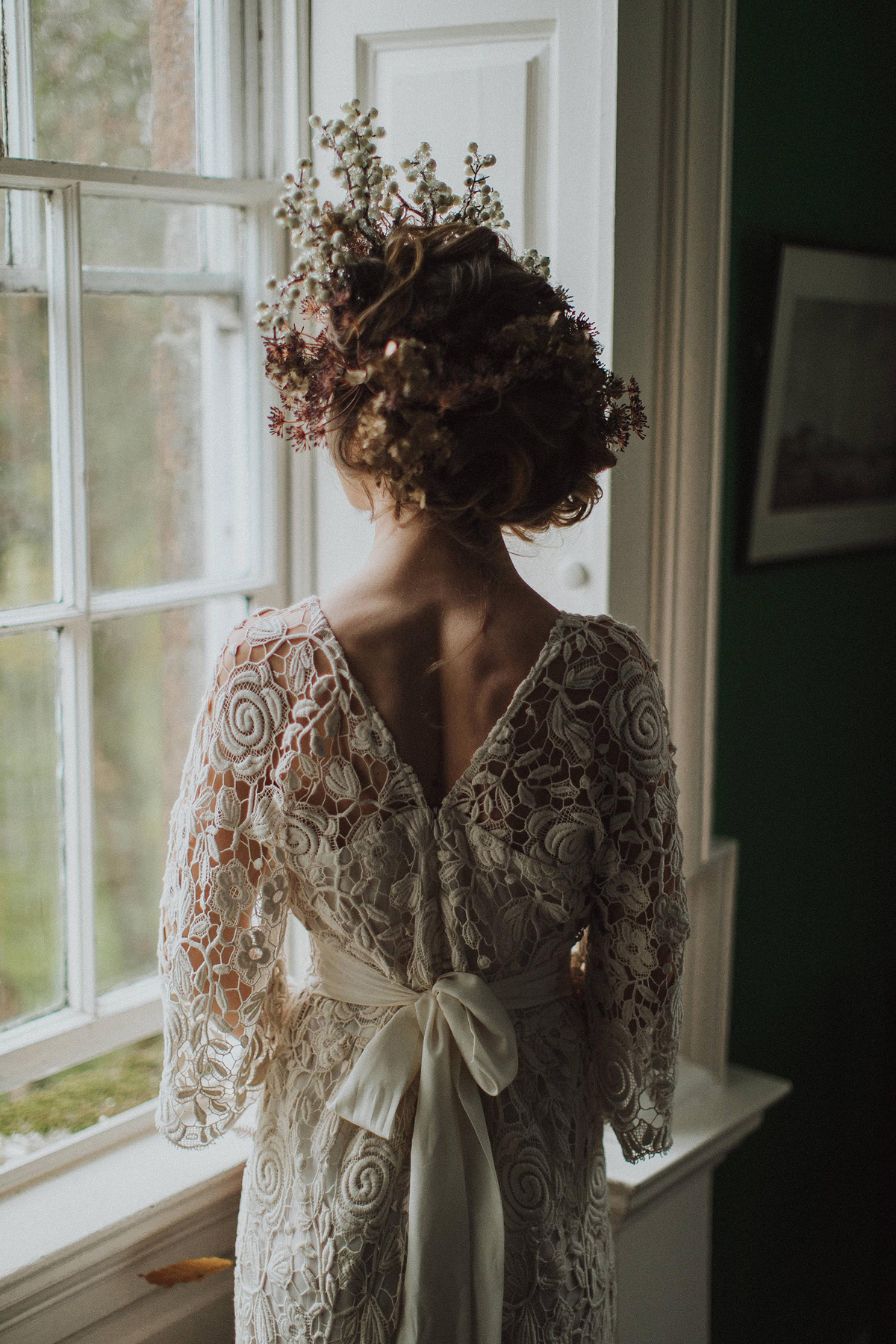 71 Serene and enchanting Autumnal bridal fairytale