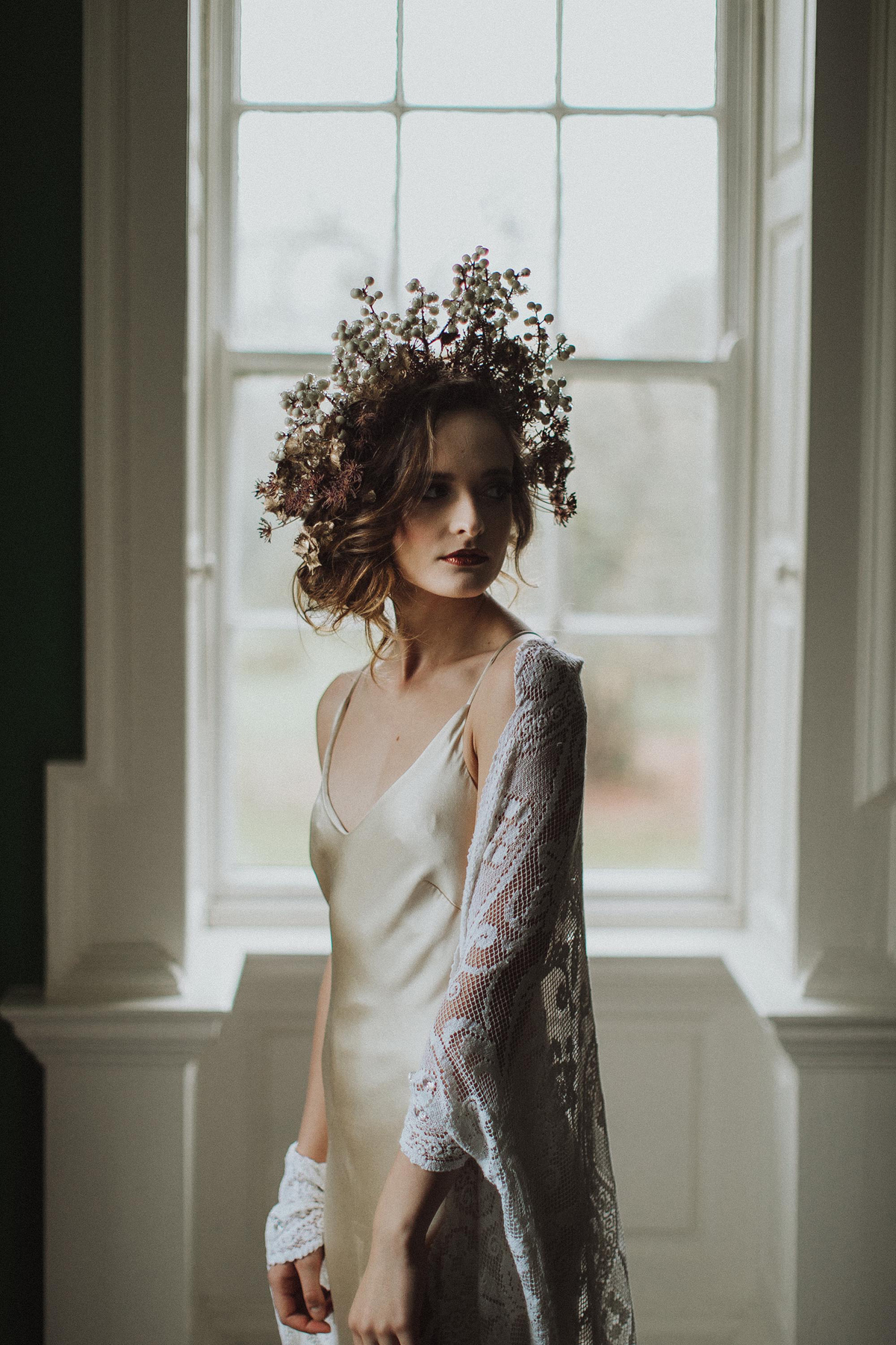 8 Serene and enchanting Autumnal bridal fairytale