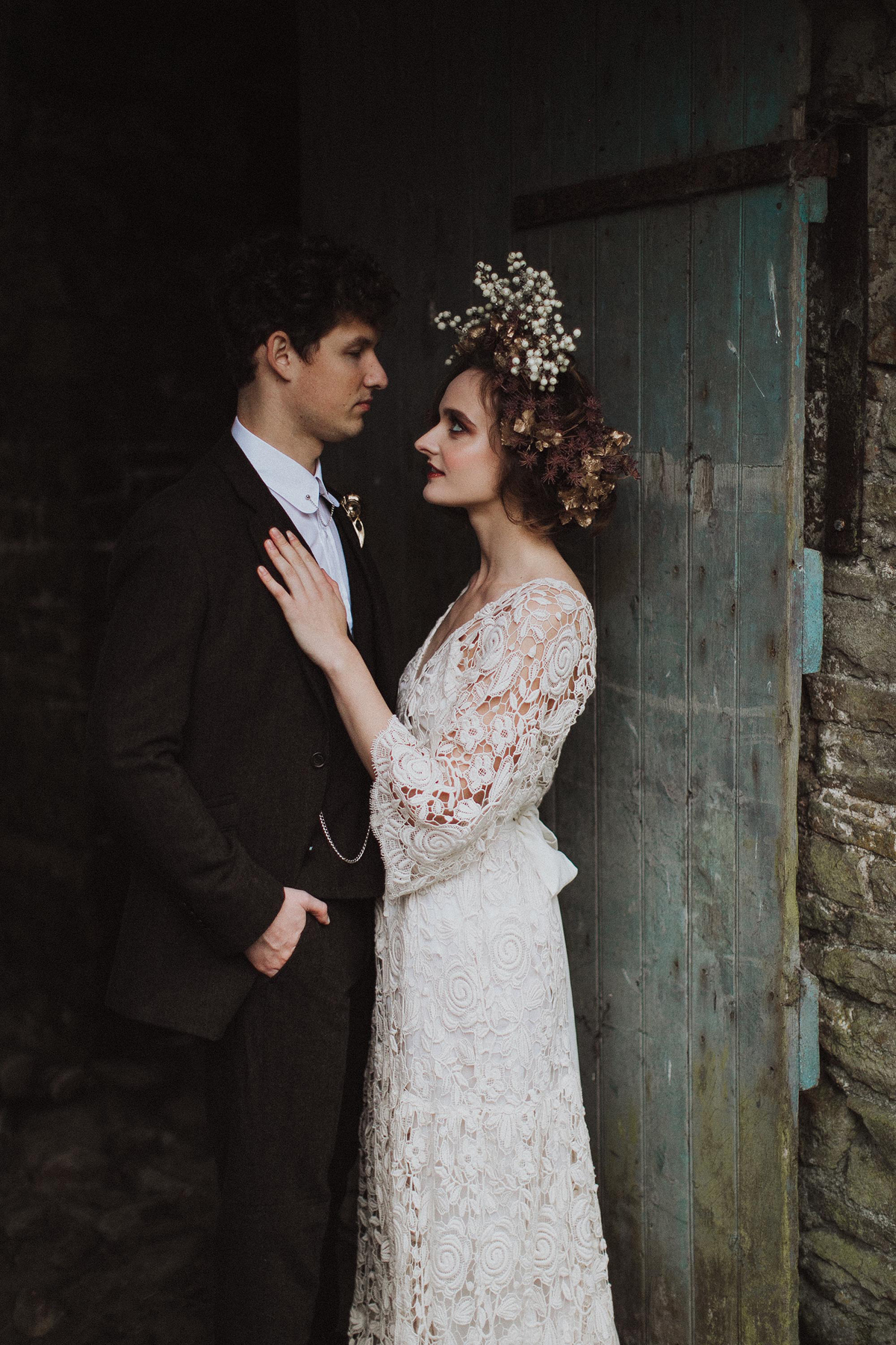 89 Serene and enchanting Autumnal bridal fairytale