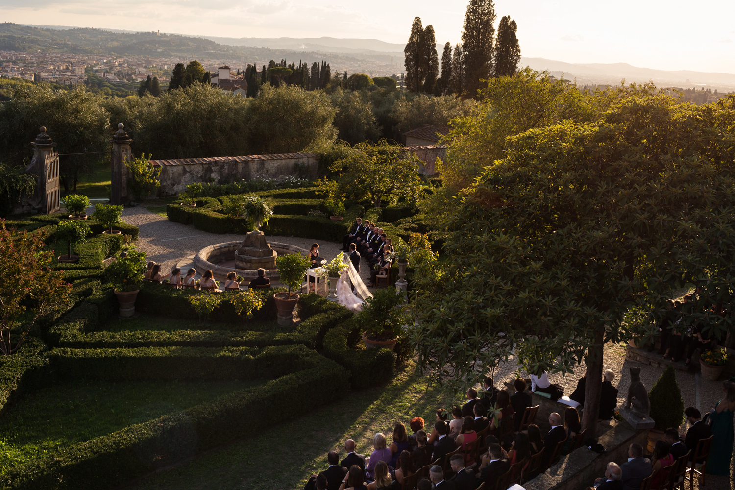 21 A colourful and flamboyant Florentine Fiesta wedding