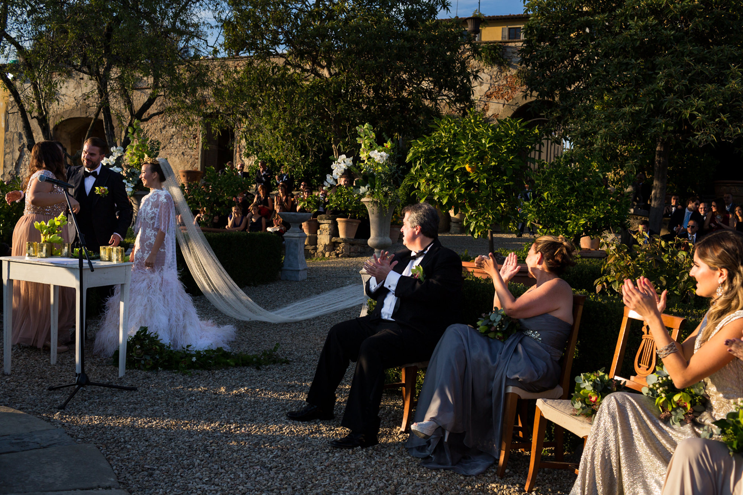 23 A colourful and flamboyant Florentine Fiesta wedding