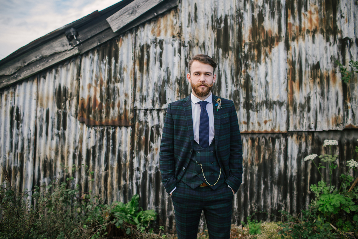 41 A handmade and vintage inspired Autumn barn wedding