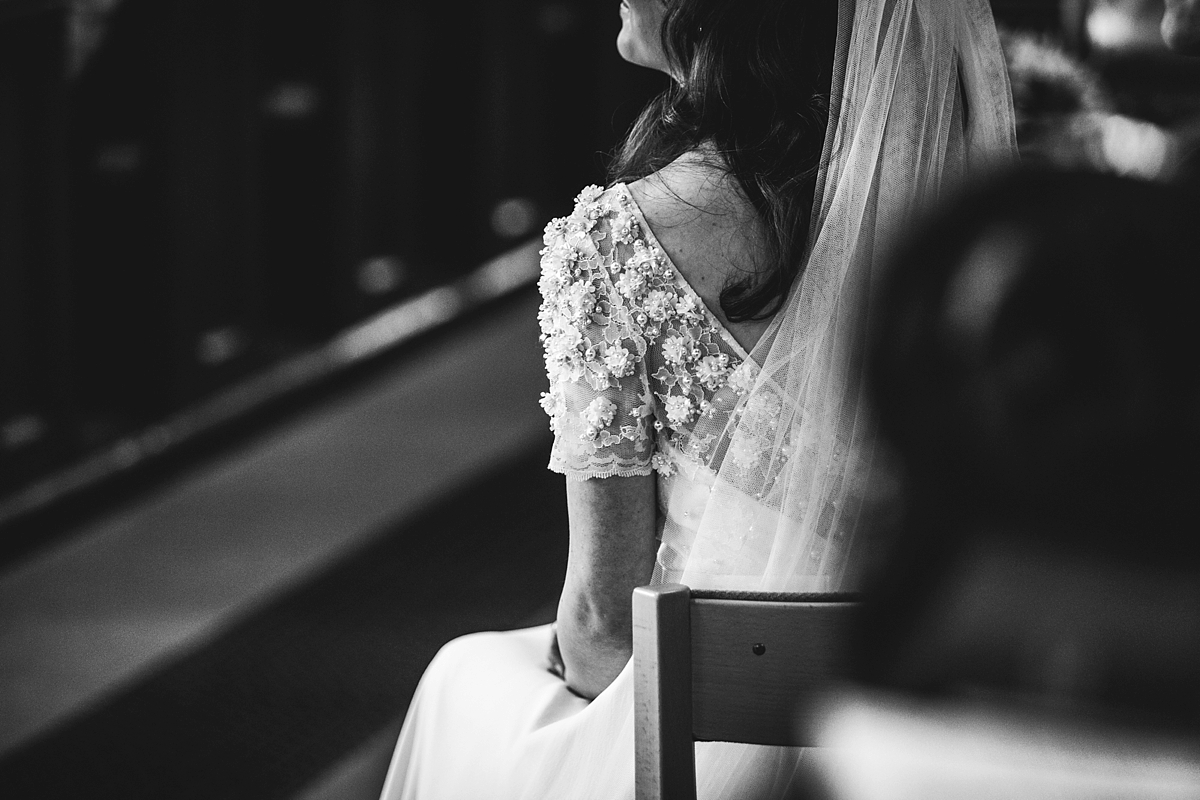 A Jenny Packham bride and her beachside wedding in Northumberland 17