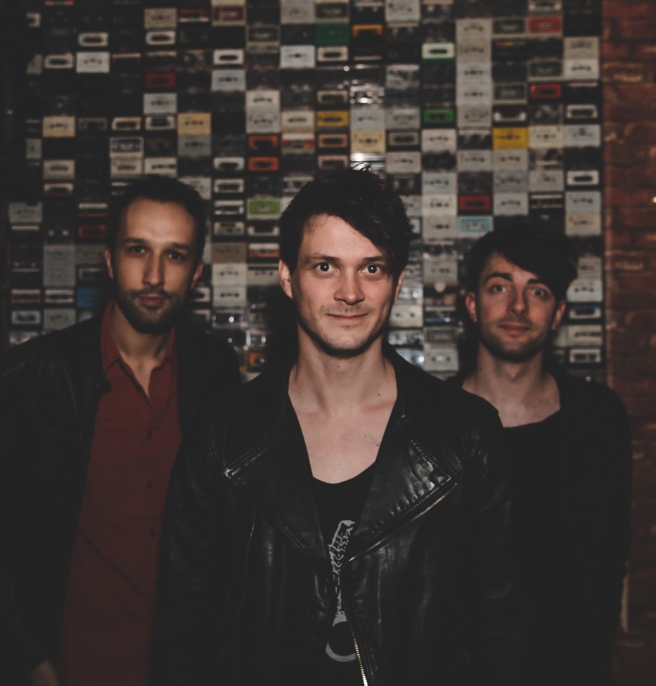 Indie Killers - The 10 Best Live Wedding Bands For Hire That Will Make Your Guests Want To Dance - Courtesy of Warble Entertainment Indie Killers