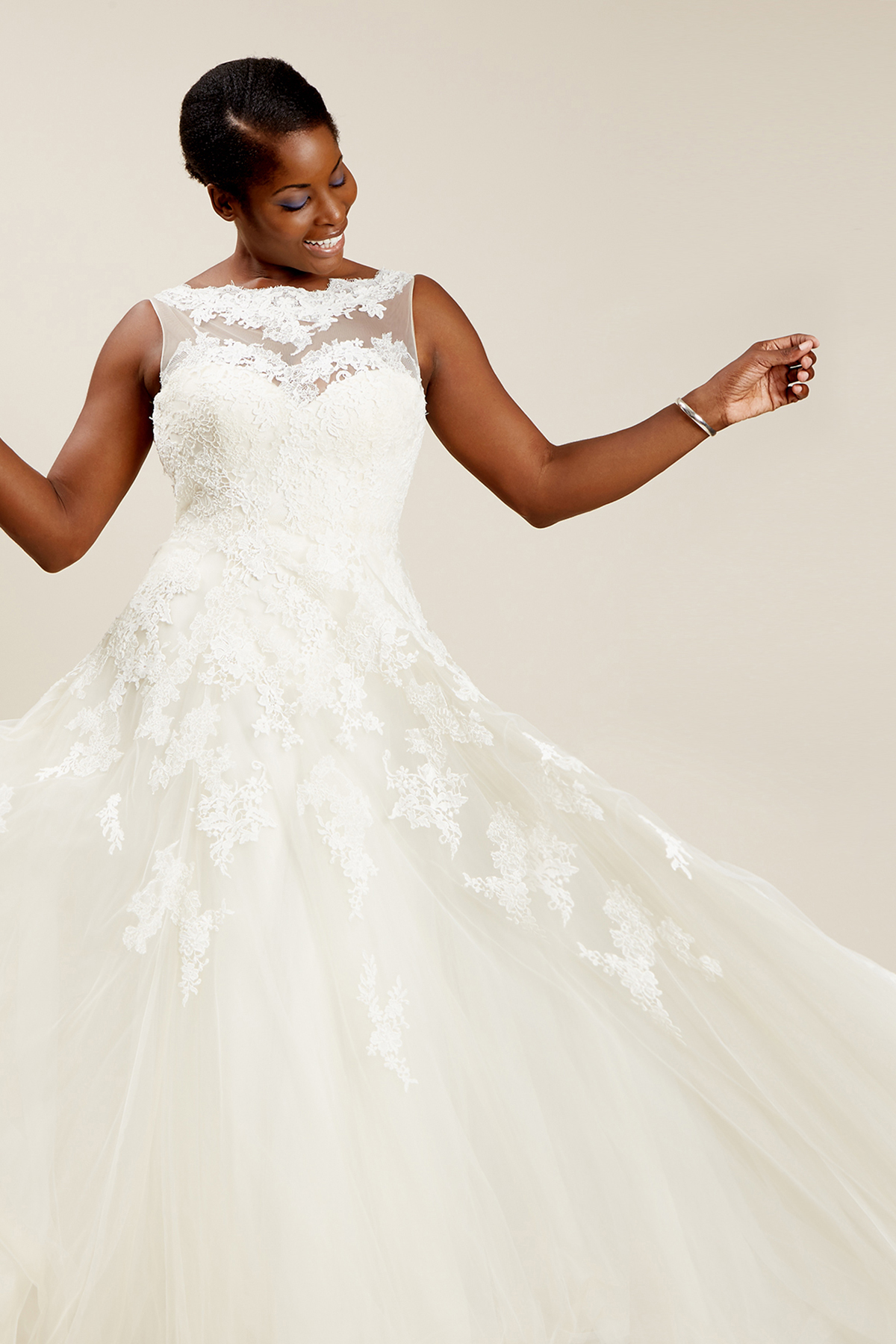 La Sposa Avaialable at Brides do Good