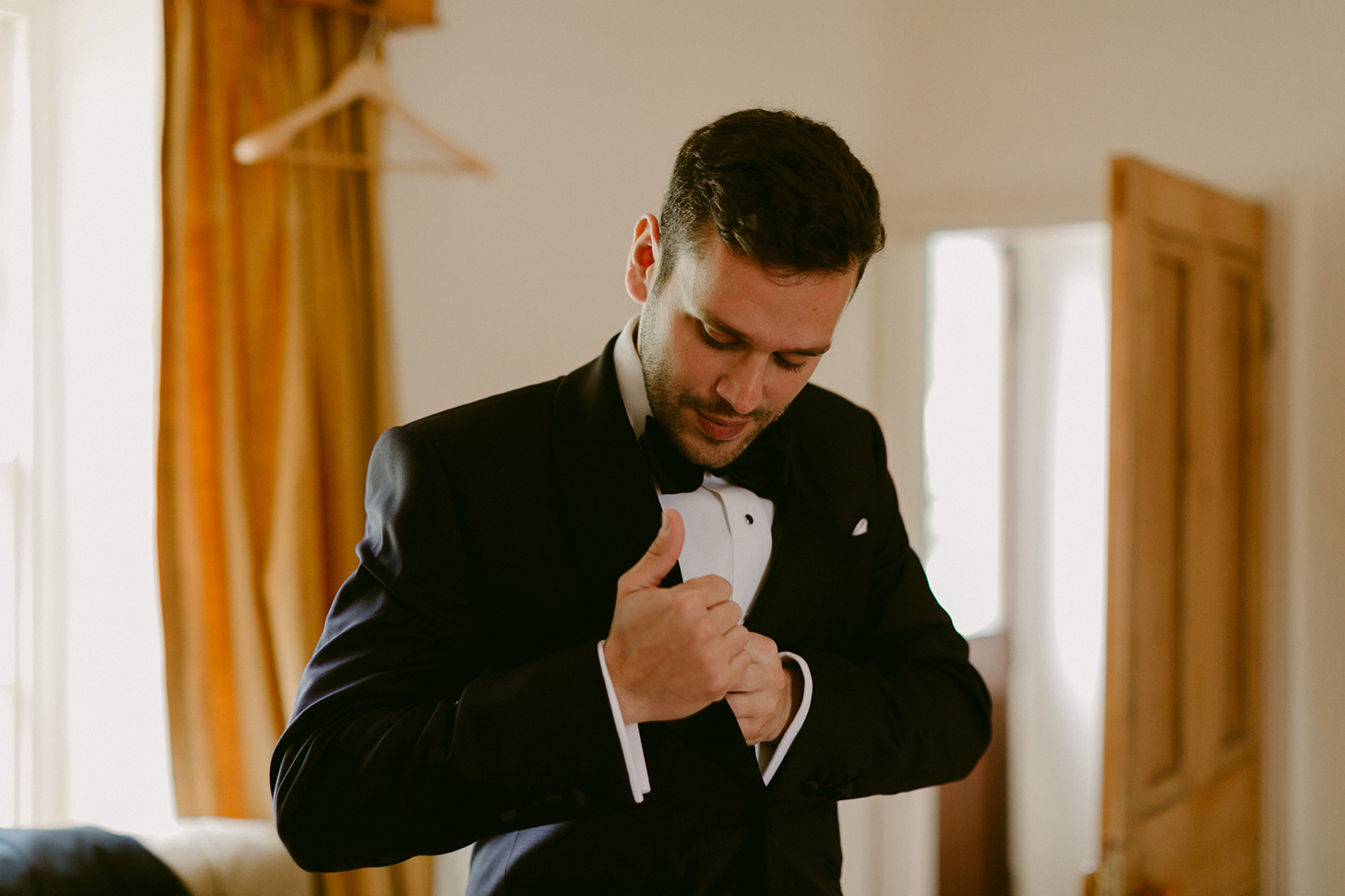 01 Groom in black tie