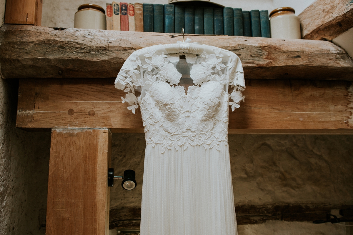 1 A Catherine Deane Dress Scandinavian inspired tipi wedding. Big Bouquet Photography.