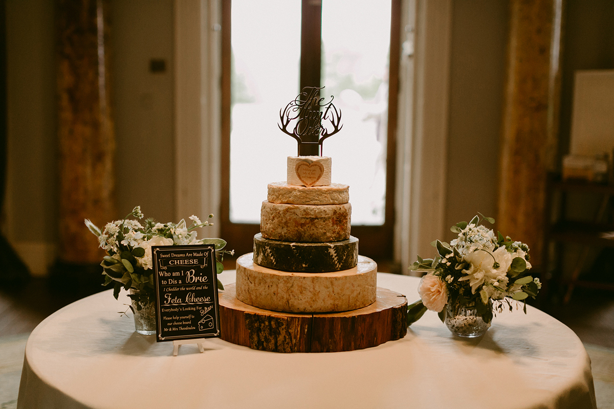 108 Galia Lahav glamour Irish country house wedding. Photography by Adam and Grace