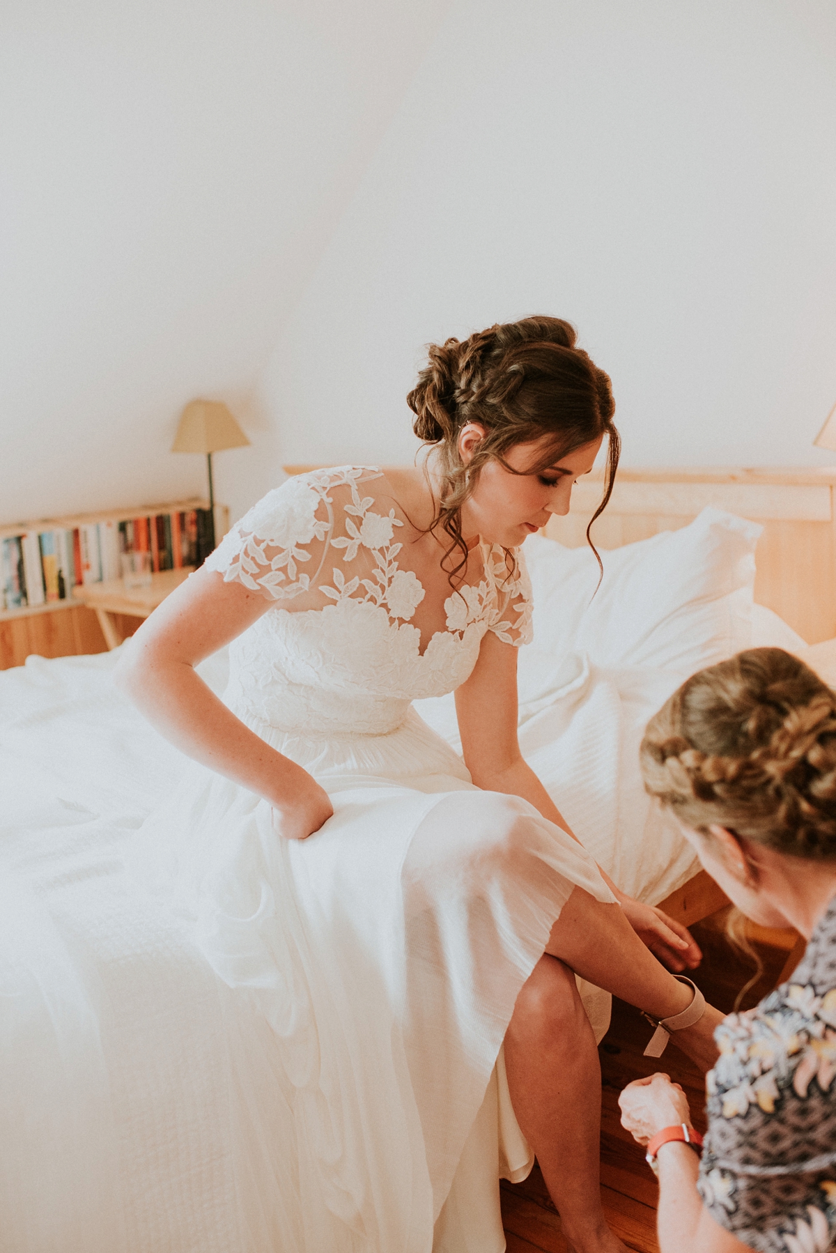 14 A Catherine Deane Dress Scandinavian inspired tipi wedding. Big Bouquet Photography.