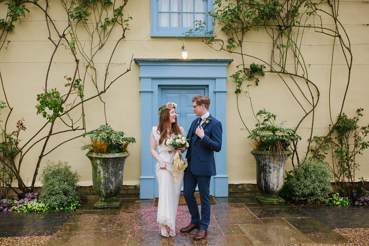 34 A minna eco friendly dress rainy day wedding Photography by Emma Case