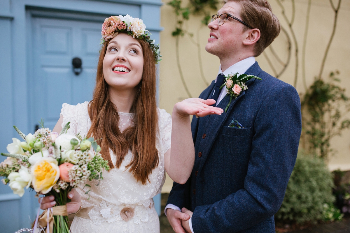 35 A minna eco friendly dress rainy day wedding Photography by Emma Case