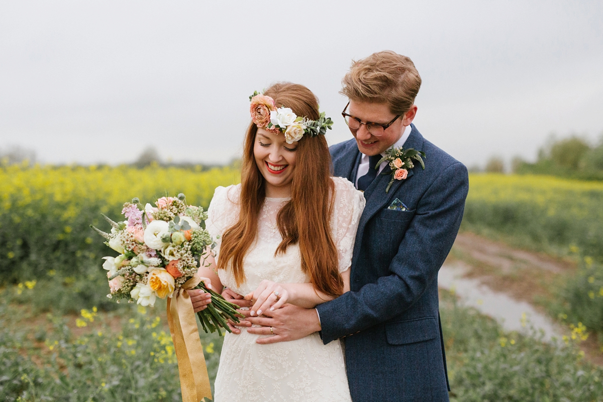 42 A minna eco friendly dress rainy day wedding Photography by Emma Case