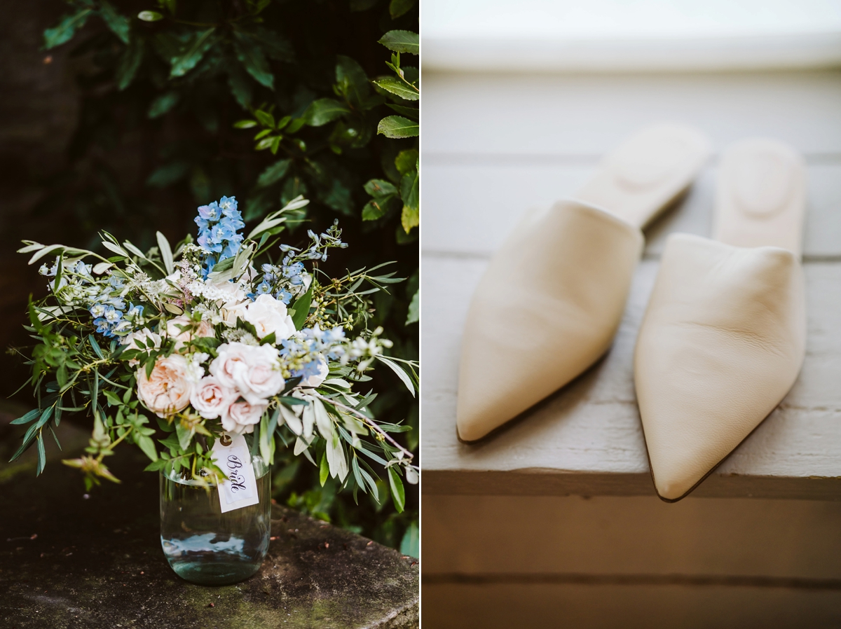 9 A Halfpenny London bride her wedding at The Pig hotel near Bath. Photography by John Barwood.