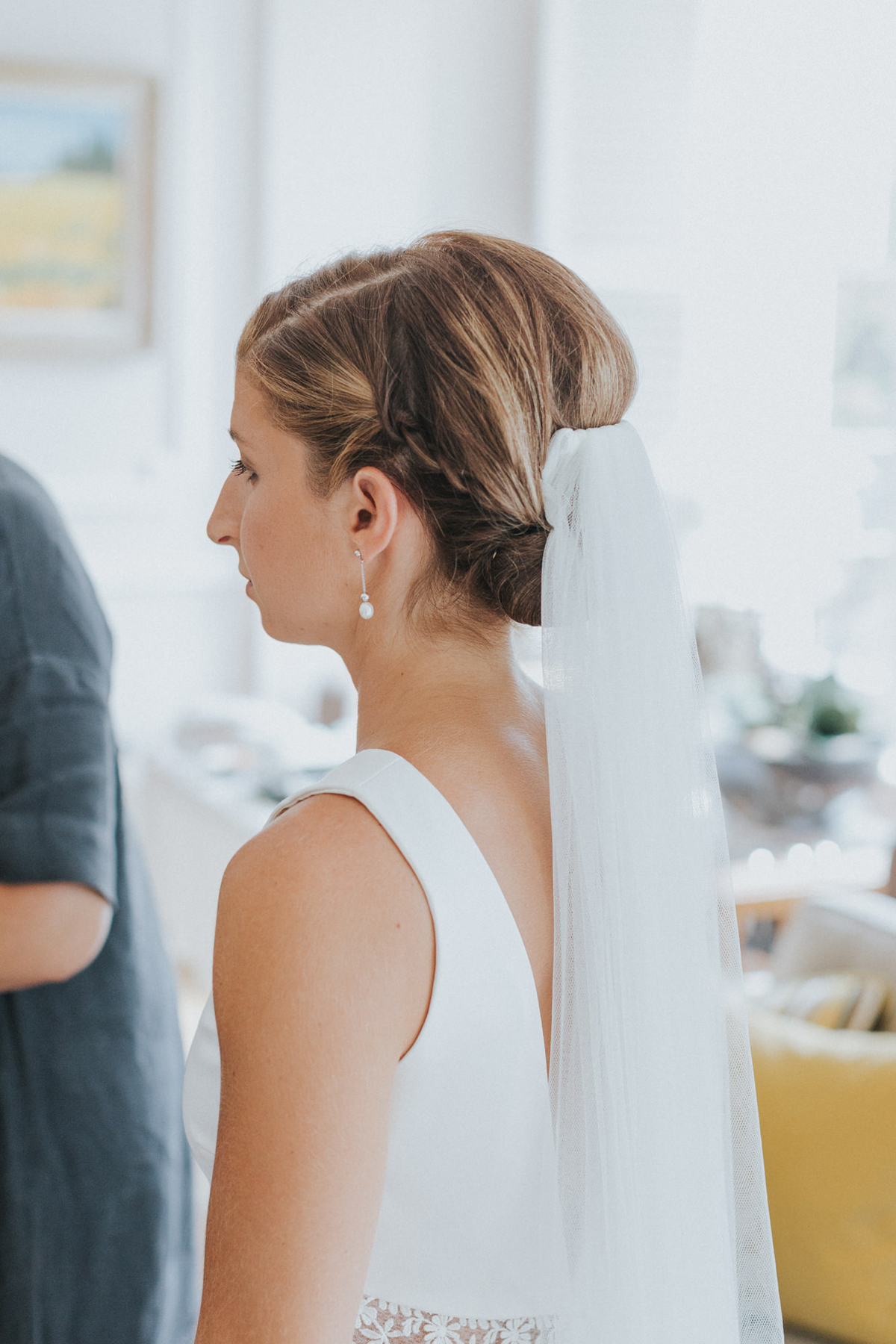 9 Peach pretty Jewish wedding va Westenius dress. Photography by We Heart Pictures.