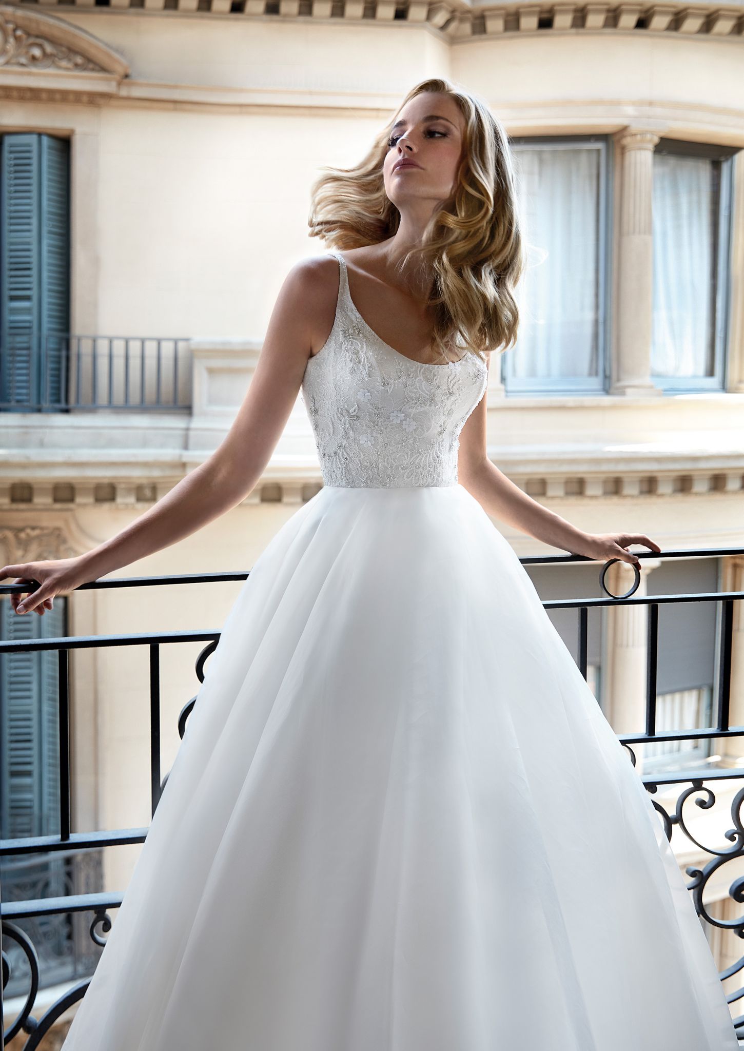 Caroline Castigliano luxury wedding dress CHRISSY DETAIL