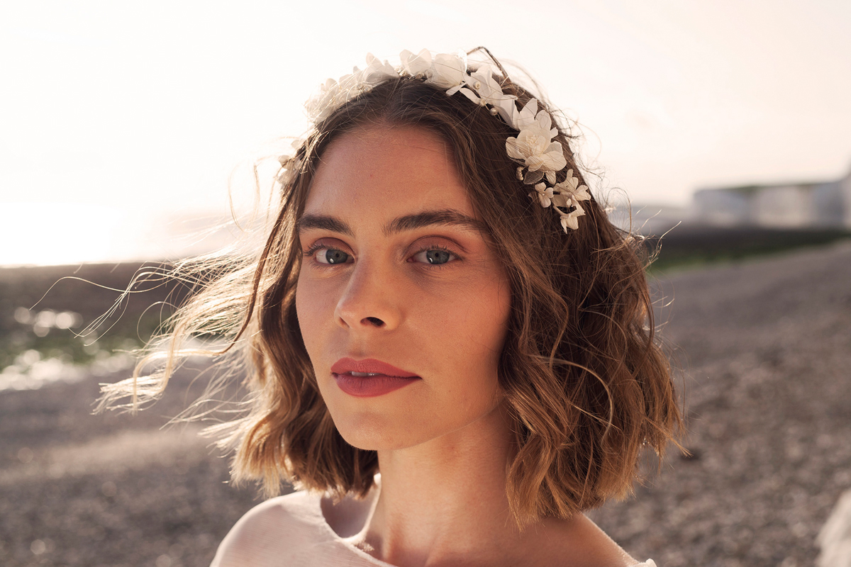 Modern bride Autumn English Autumn Coast wedding inspiration bridal fashion by Seni Dey 26