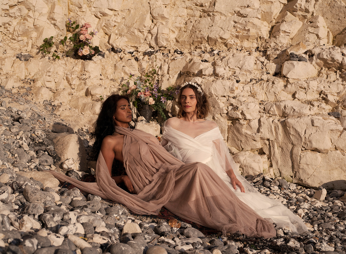 Modern bride Autumn English Autumn Coast wedding inspiration bridal fashion by Seni Dey 32