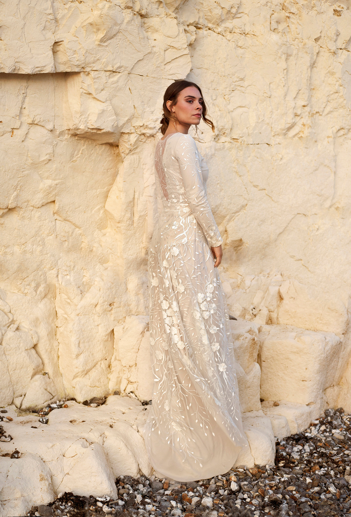 Modern bride Autumn English Autumn Coast wedding inspiration bridal fashion by Seni Dey 45