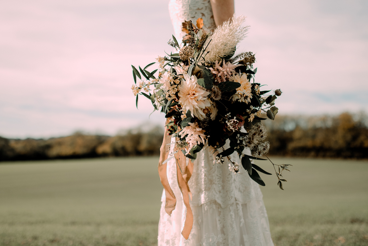 Whimsical elegant Autumn bride inspiration with Jesus Peiro wedding dresses 31