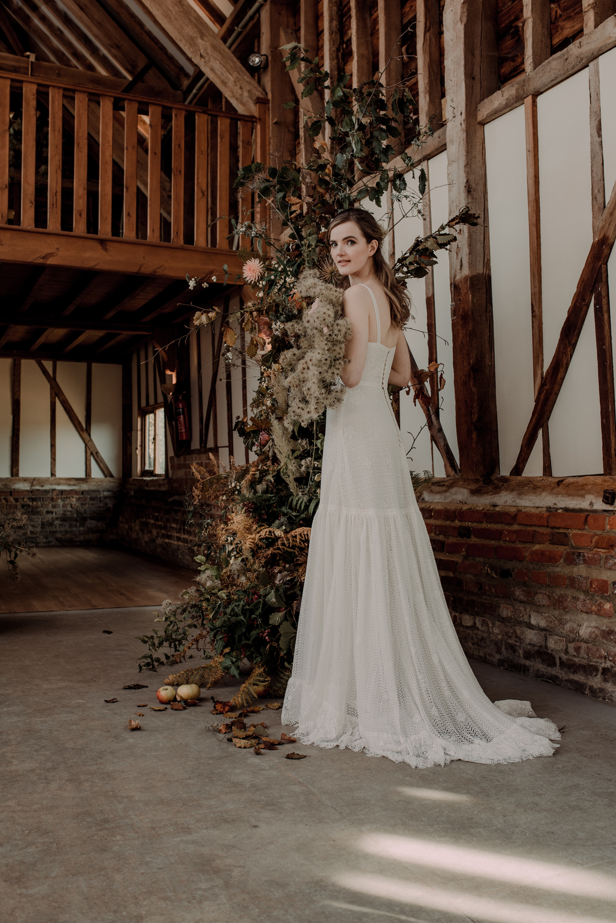 Whimsical elegant Autumn bride inspiration with Jesus Peiro wedding dresses 73