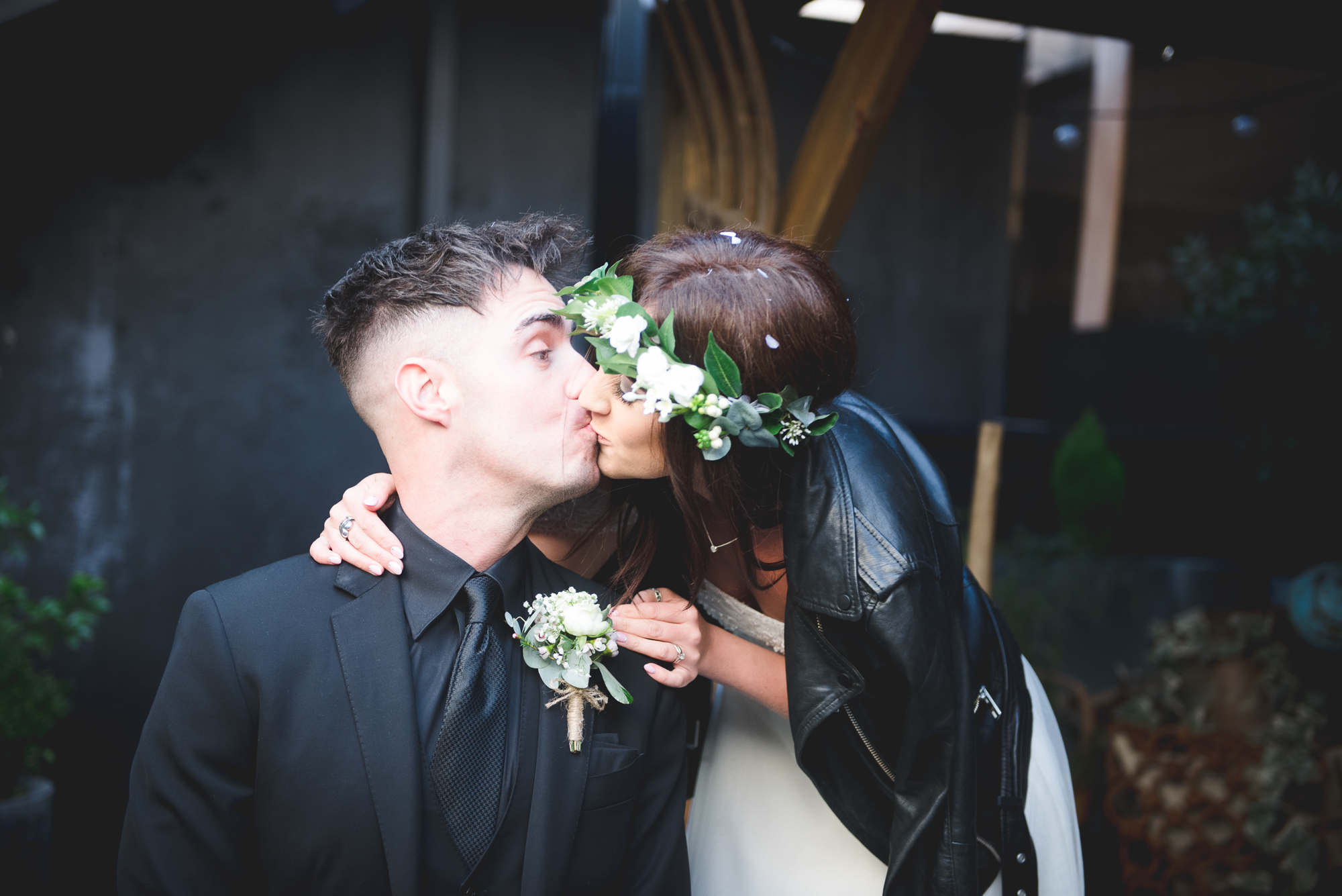 01 Bride groom kiss faux floral crown