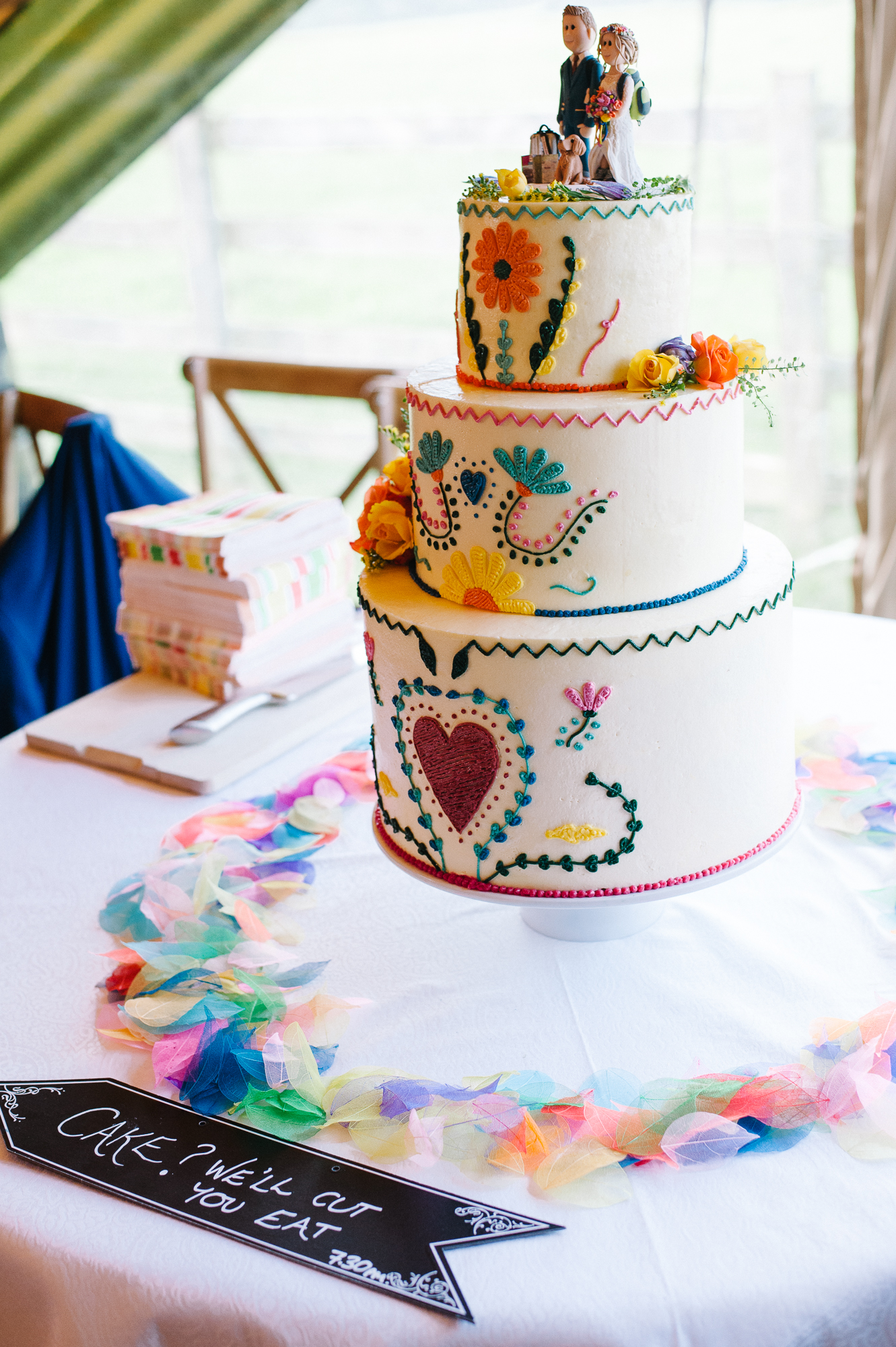 01 Colourful wedding cake