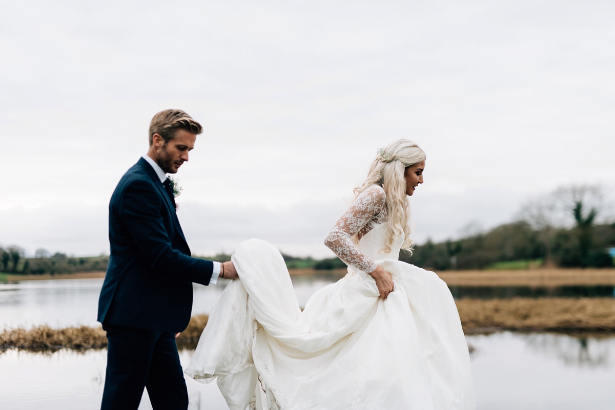 Christmas wedding with a Naomi Neoh dress Simon Hutchinson Photography 40