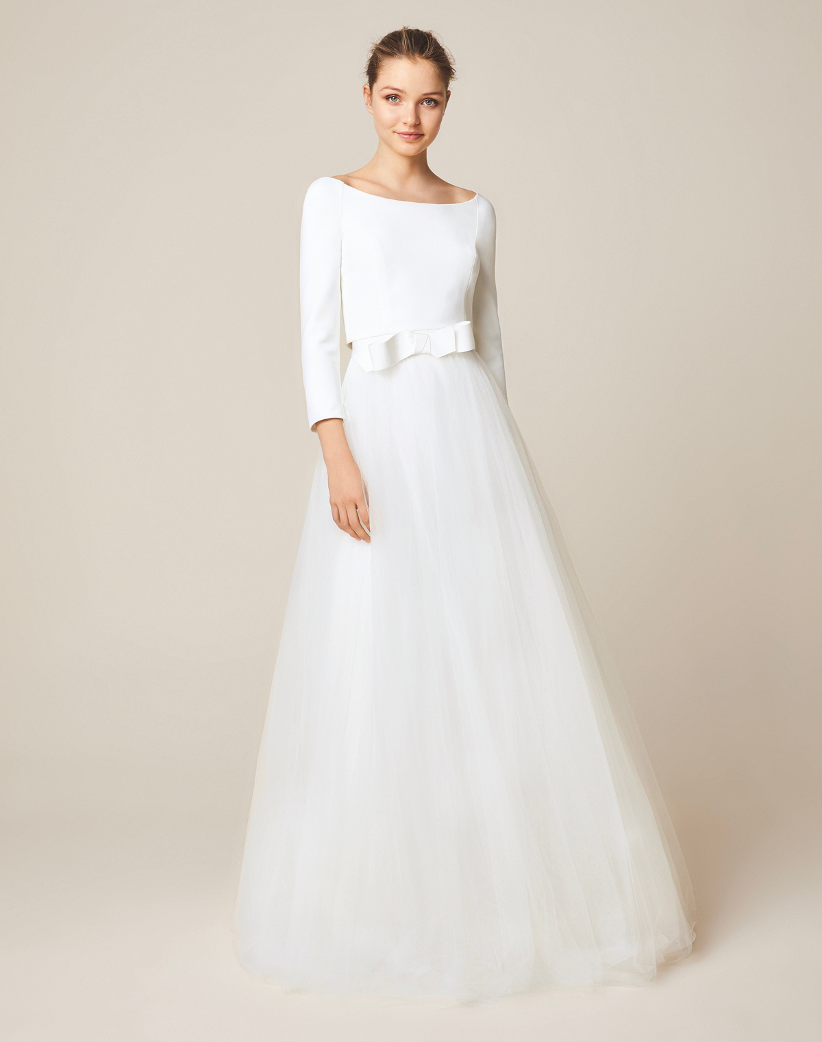 The Story Of A Wedding Dress Behind The Scenes With Jesus Peiro