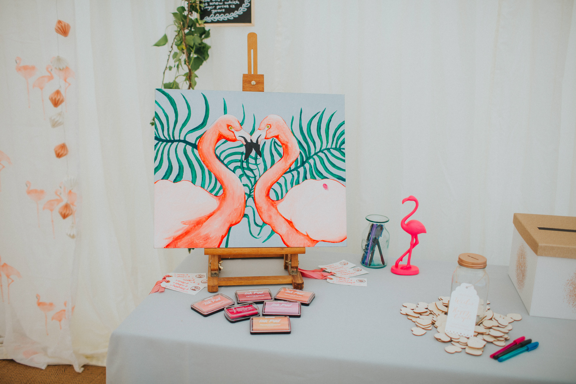 01 wedding flamingos