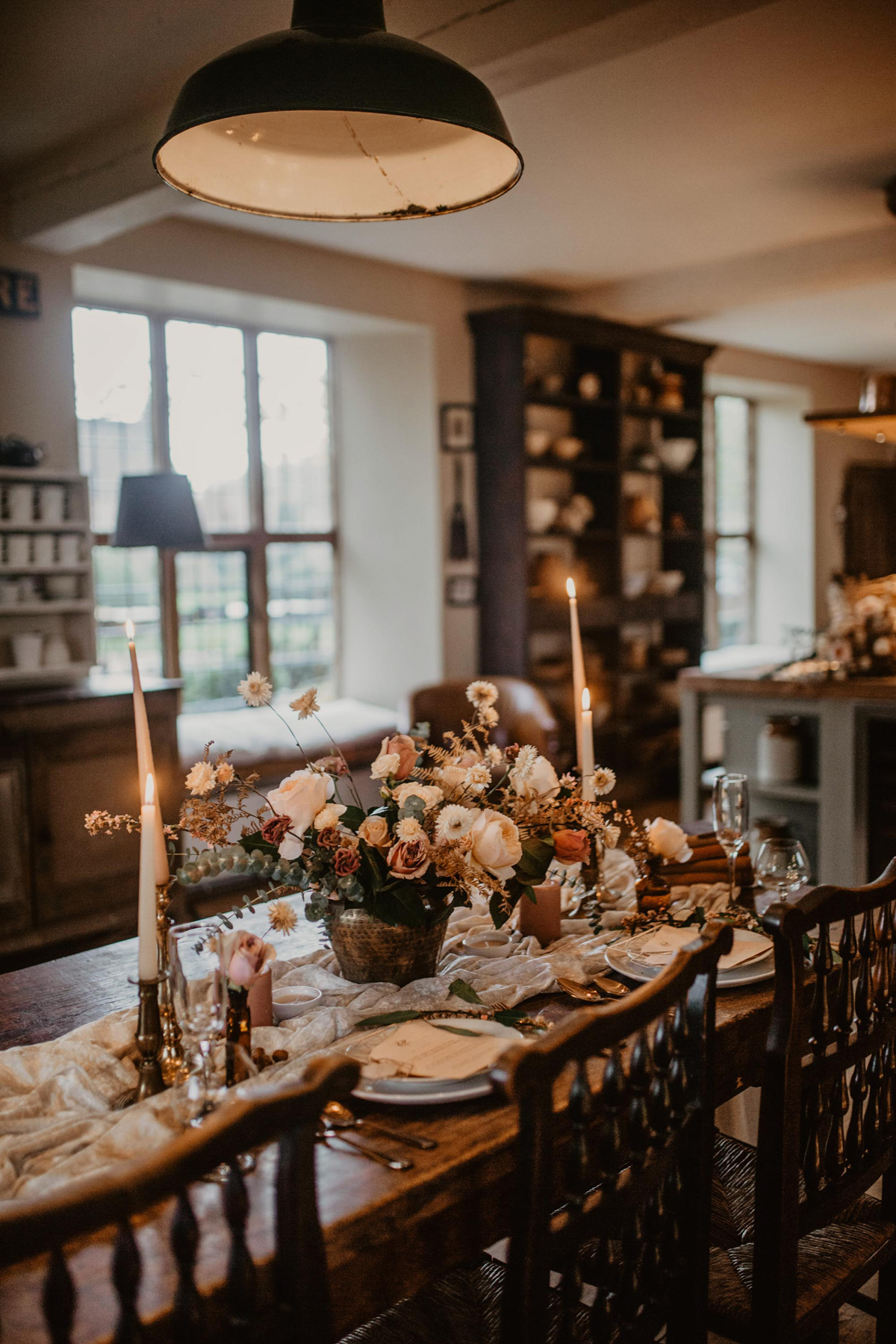 20 Romantic peach modern meets vintage bridal inspiration