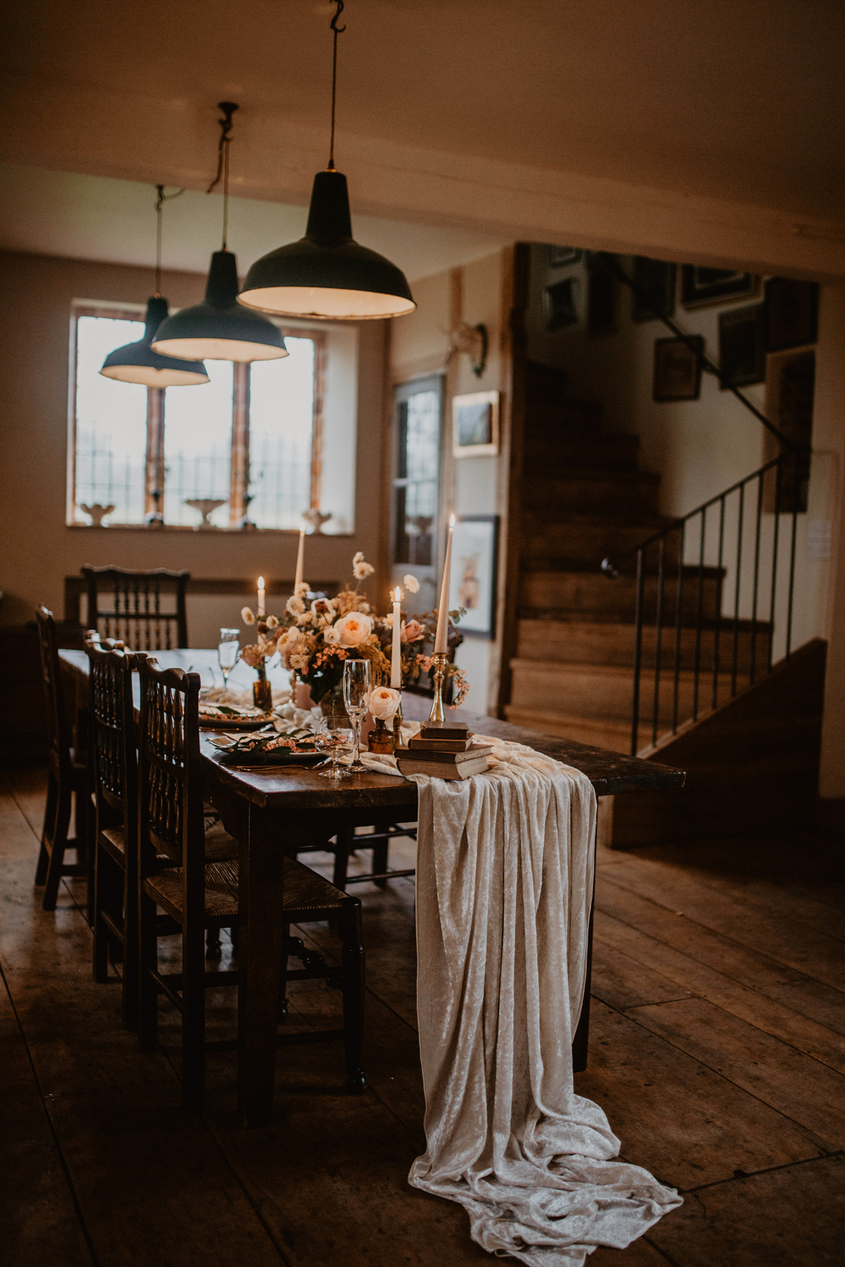 26 Romantic peach modern meets vintage bridal inspiration