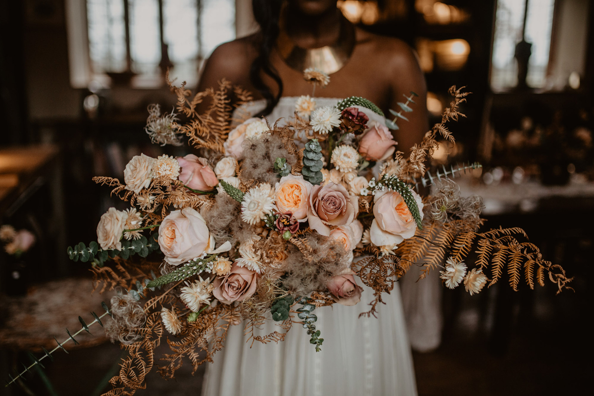 40 Romantic peach modern meets vintage bridal inspiration