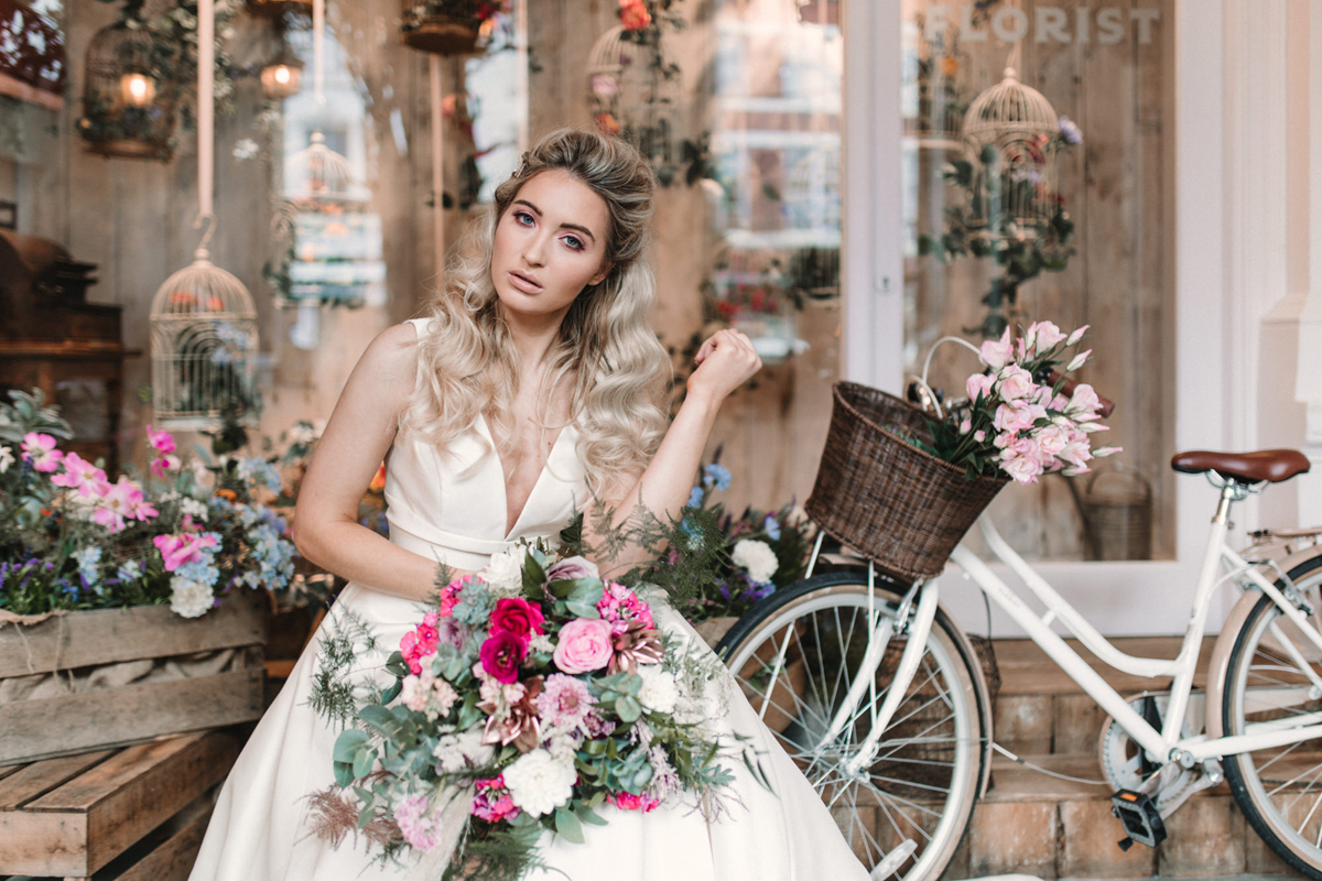 Modern cool pink bridal inspiration 15