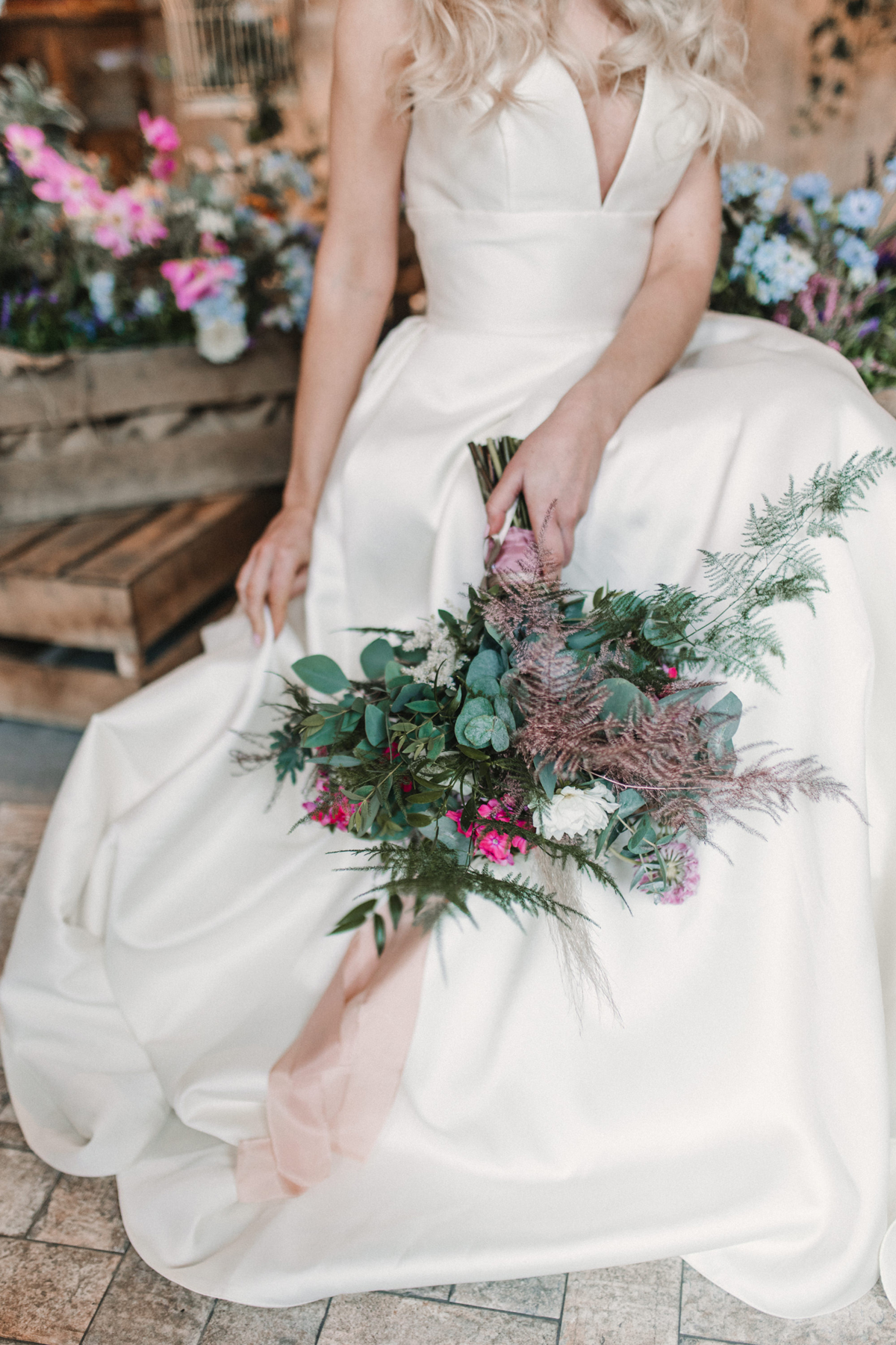 Modern cool pink bridal inspiration 7