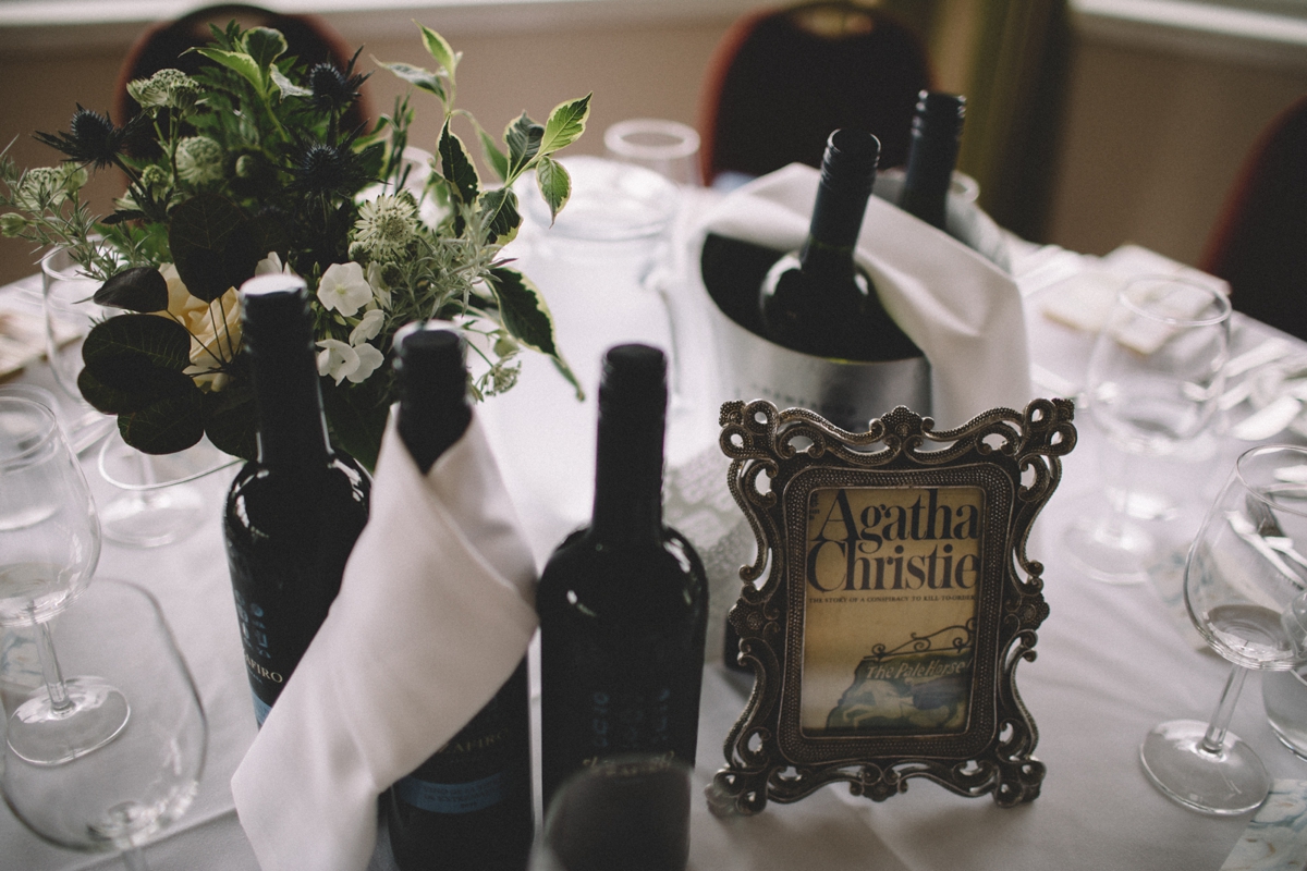 01 Agatha Christie wedding table
