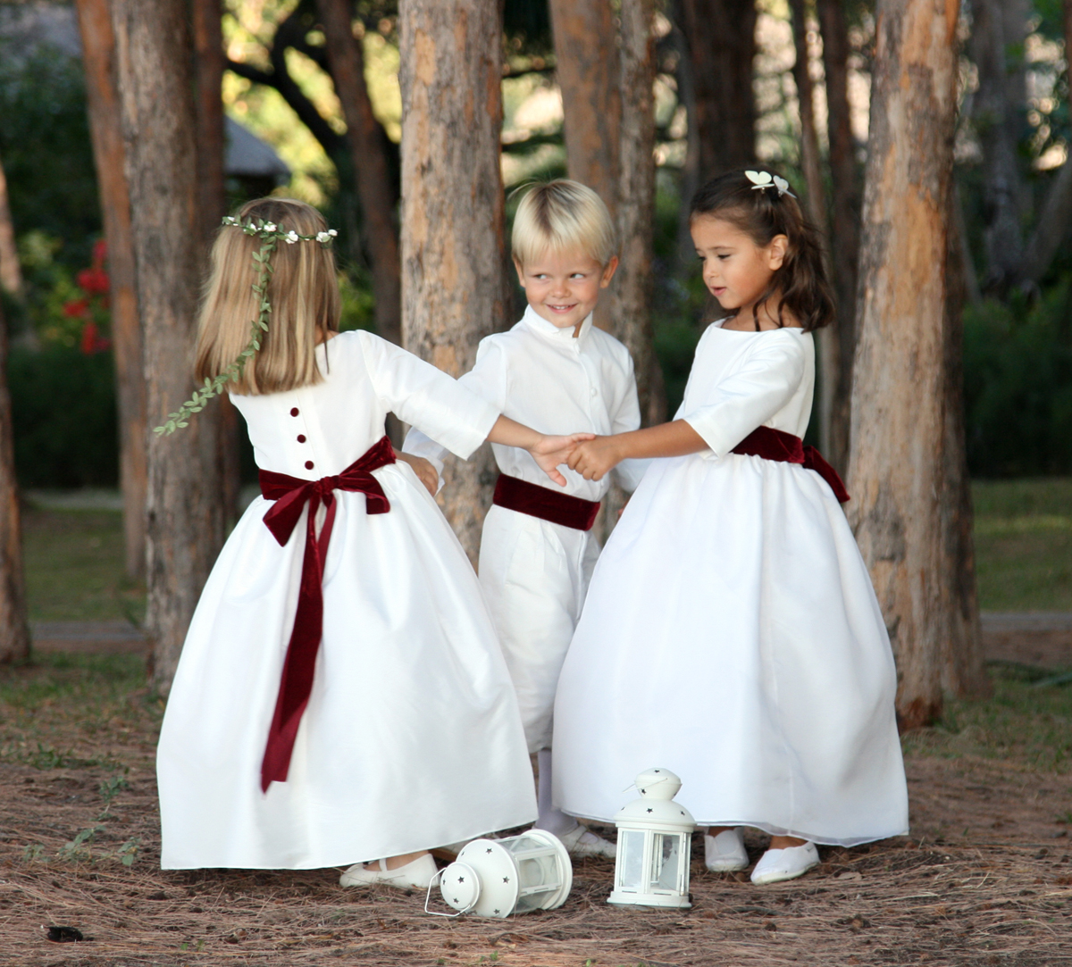 11 Little Eglantine flowergirls page boys whit burgundy velvet