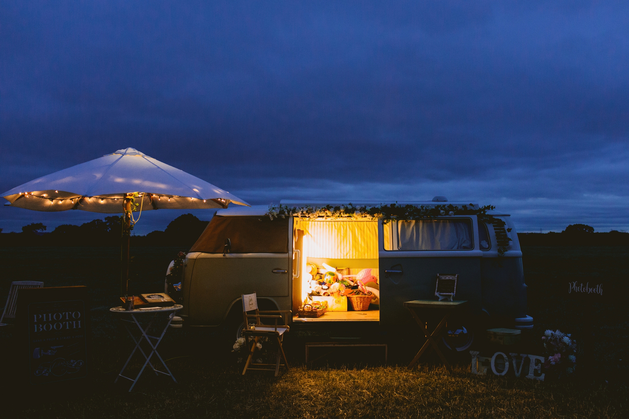 01 Vintage camper wedding booths