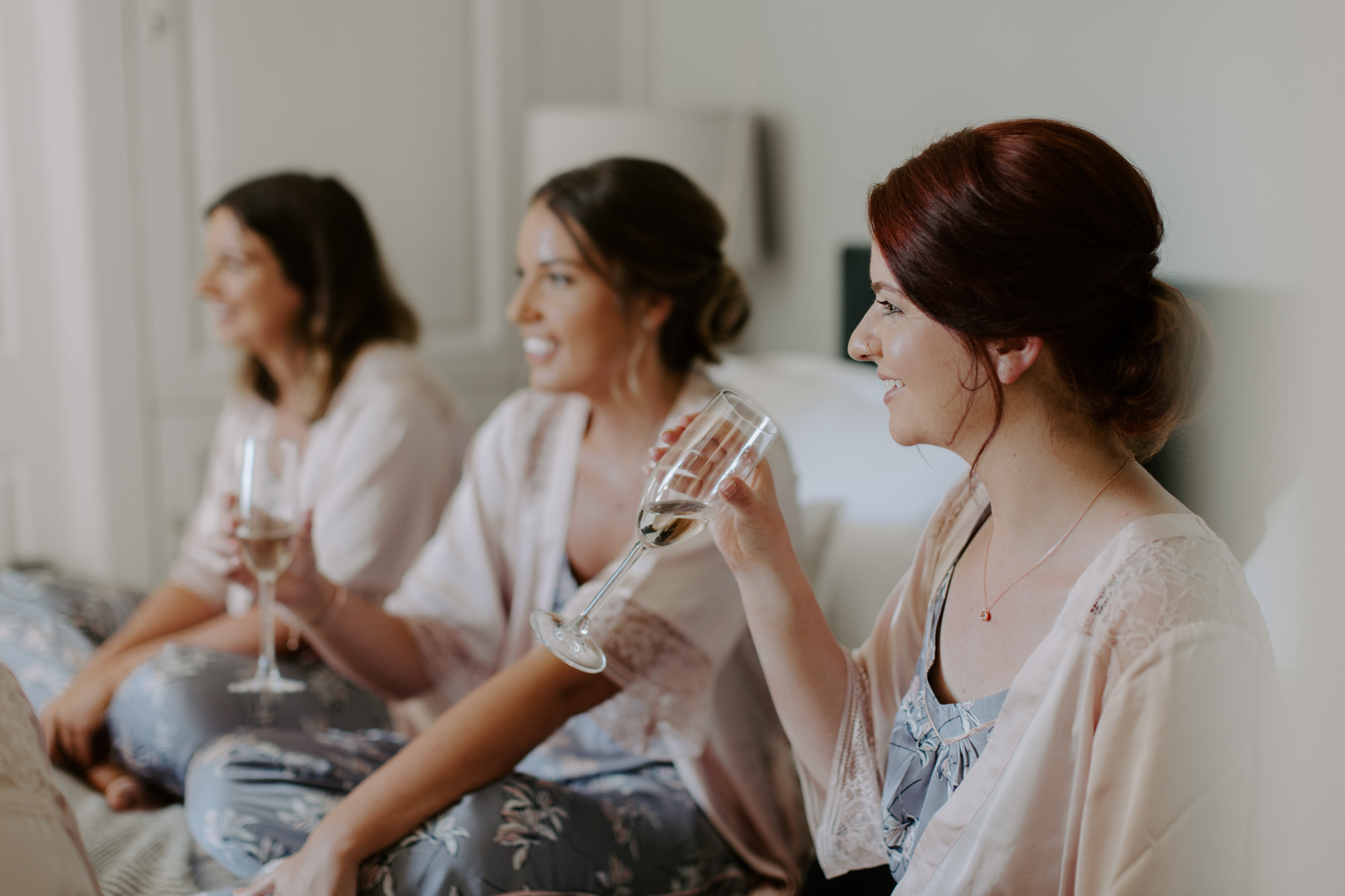 01 bridesmaids getting ready